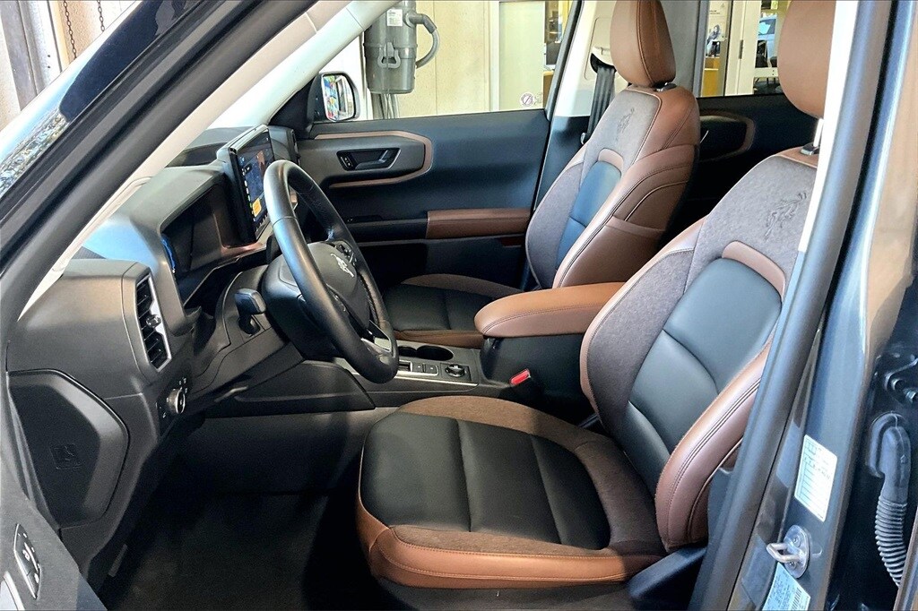 2025 Ford Bronco Sport Outer Banks photo 3