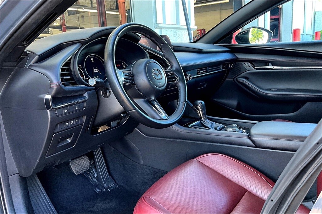 2024 Mazda Mazda3 Hatchback 2.5 s Carbon photo 4