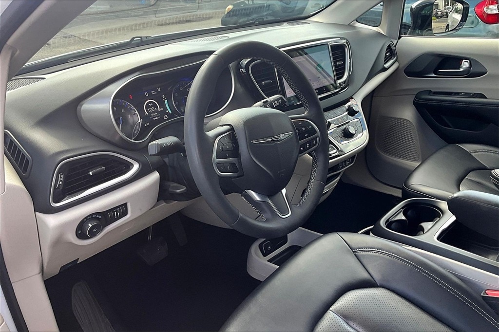 Used 2024 Chrysler Pacifica Touring L Van Passenger Van