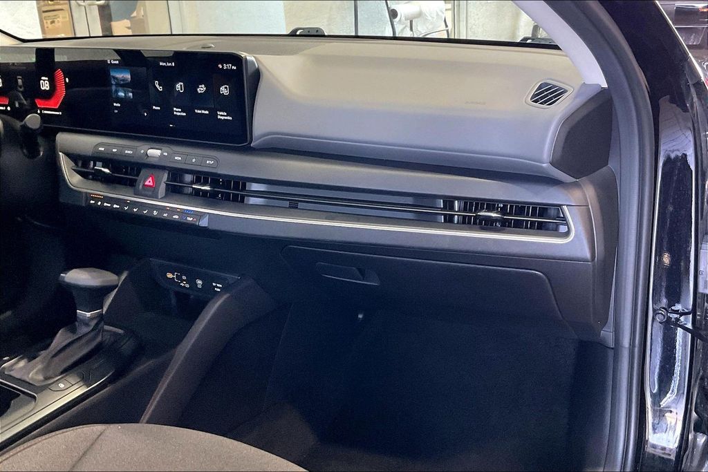 2025 Kia K4 LXS - Photo 22