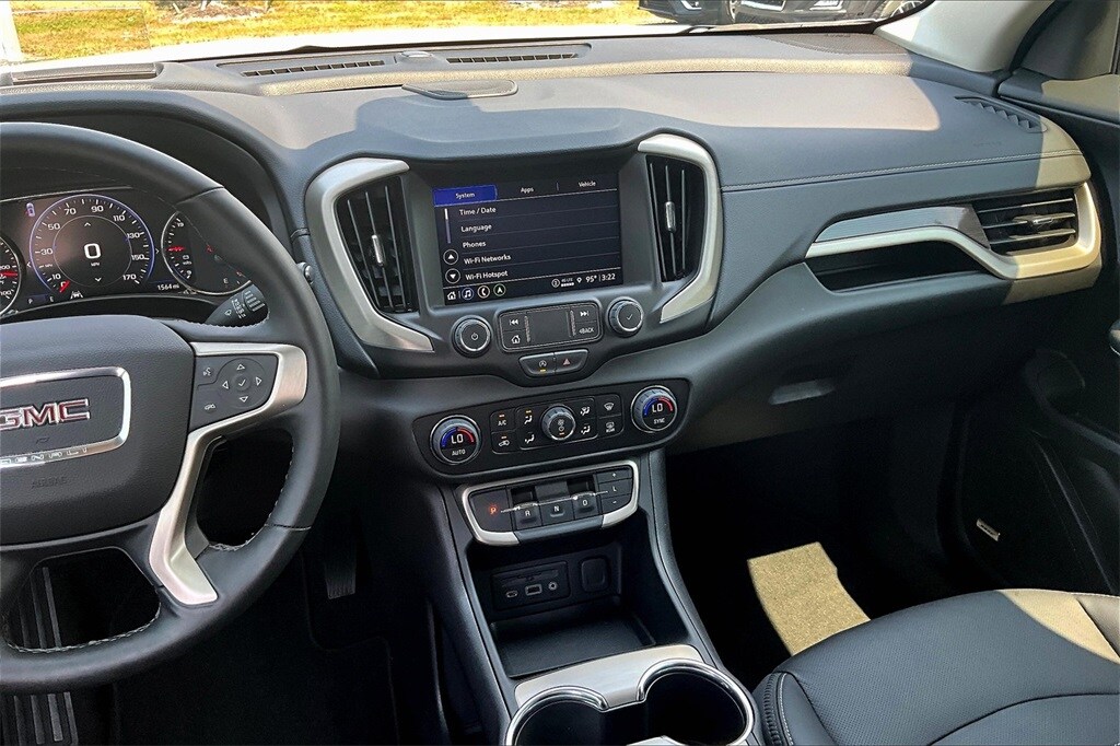 2024 Gmc Terrain Denali photo 3