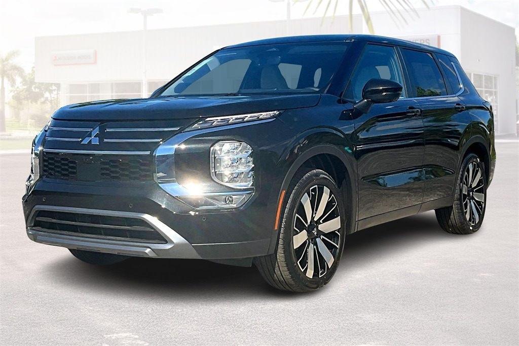 New 2025 Mitsubishi Outlander SE SUV