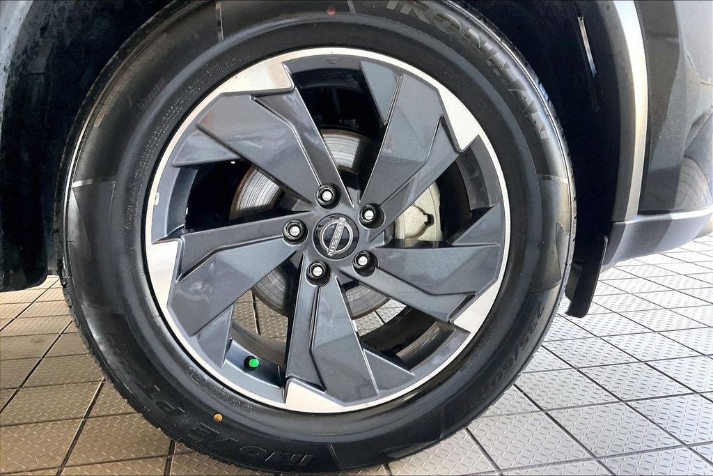 2025 Nissan Rogue SV - Photo 33