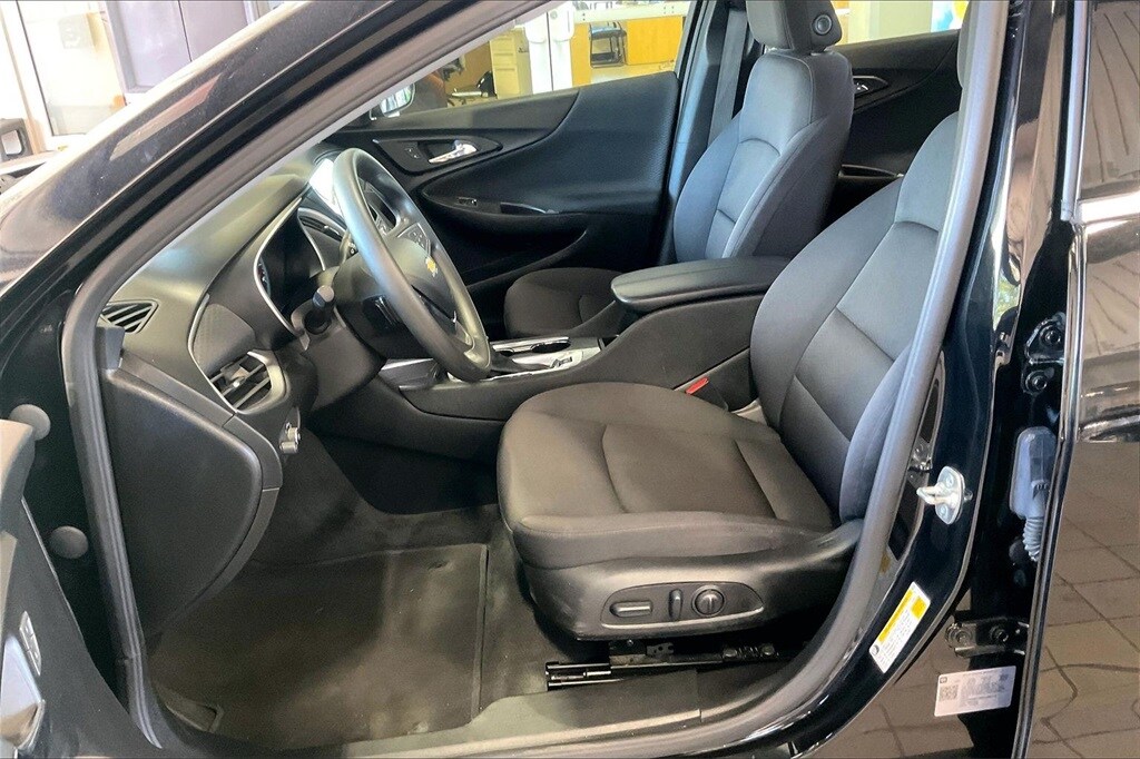 Used 2025 Chevrolet Malibu 1LT Sedan