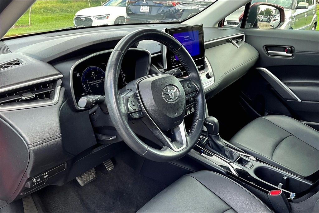 Used 2024 Toyota Corolla Cross XLE SUV