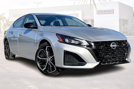2025 Nissan Altima SR Sedan