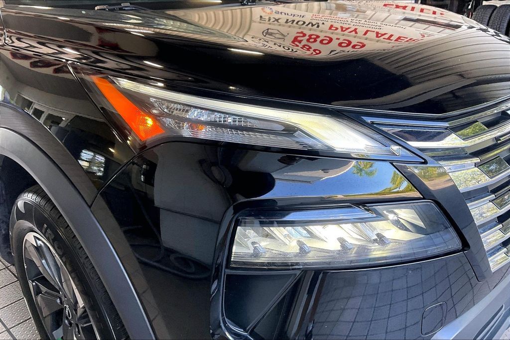 2025 Nissan Rogue SV - Photo 24