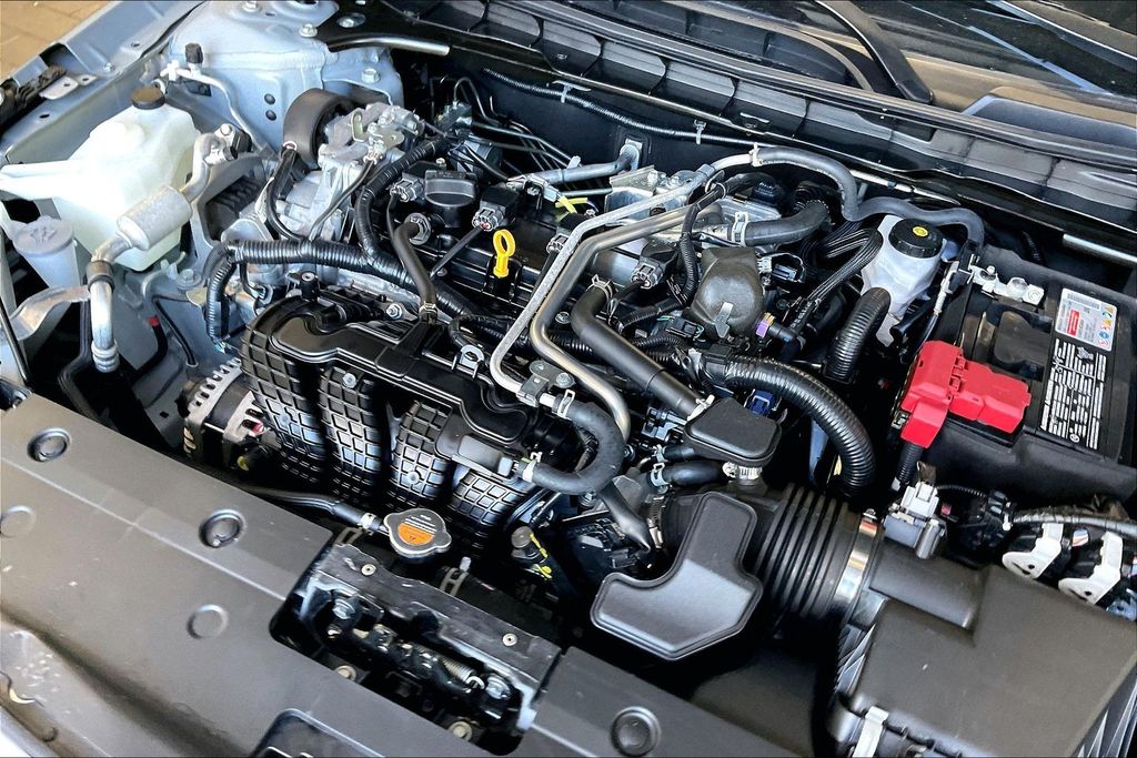 2025 Nissan Altima SR - Photo 28