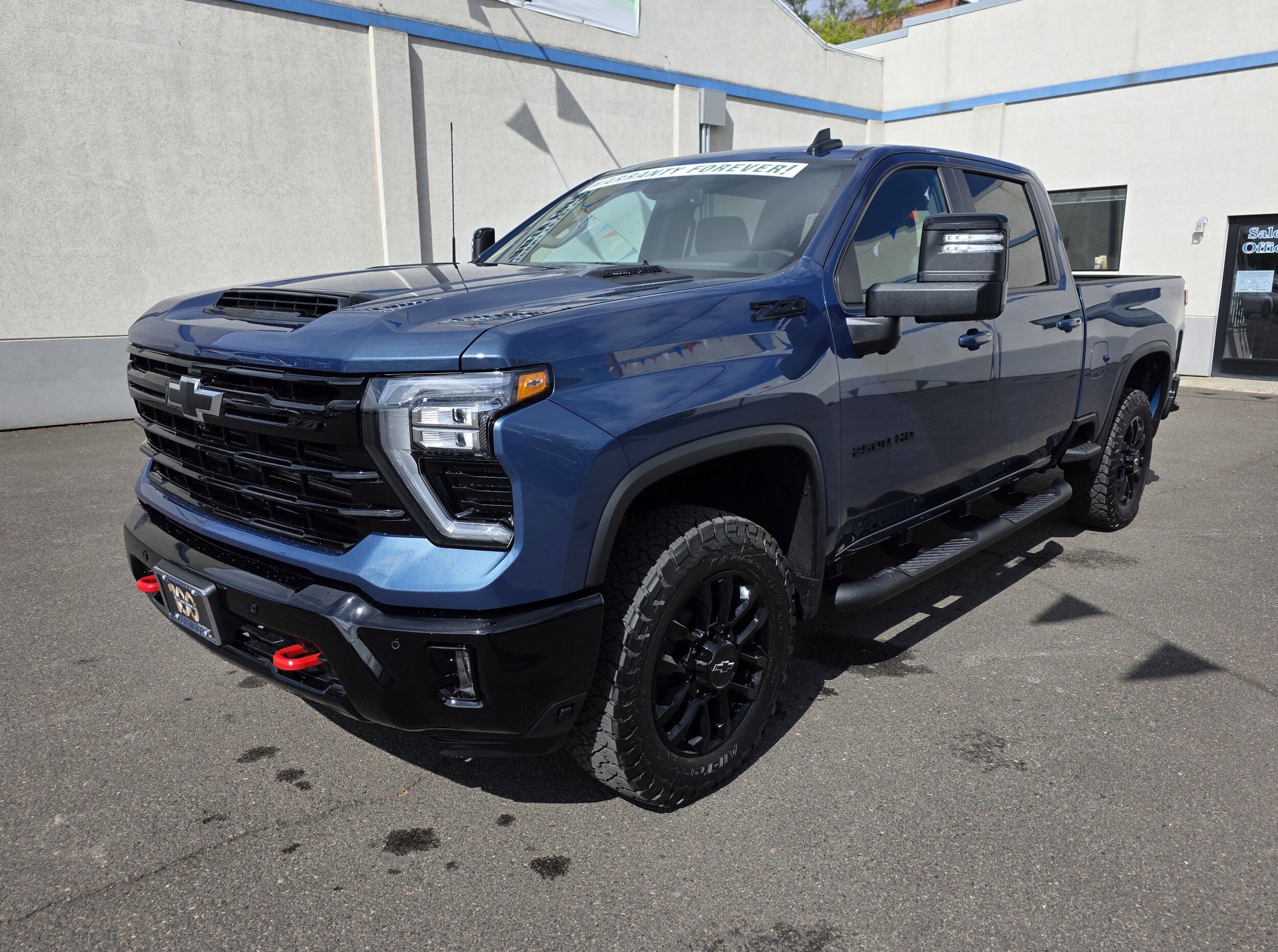 2025 Chevrolet Silverado 2500HD LT photo 4