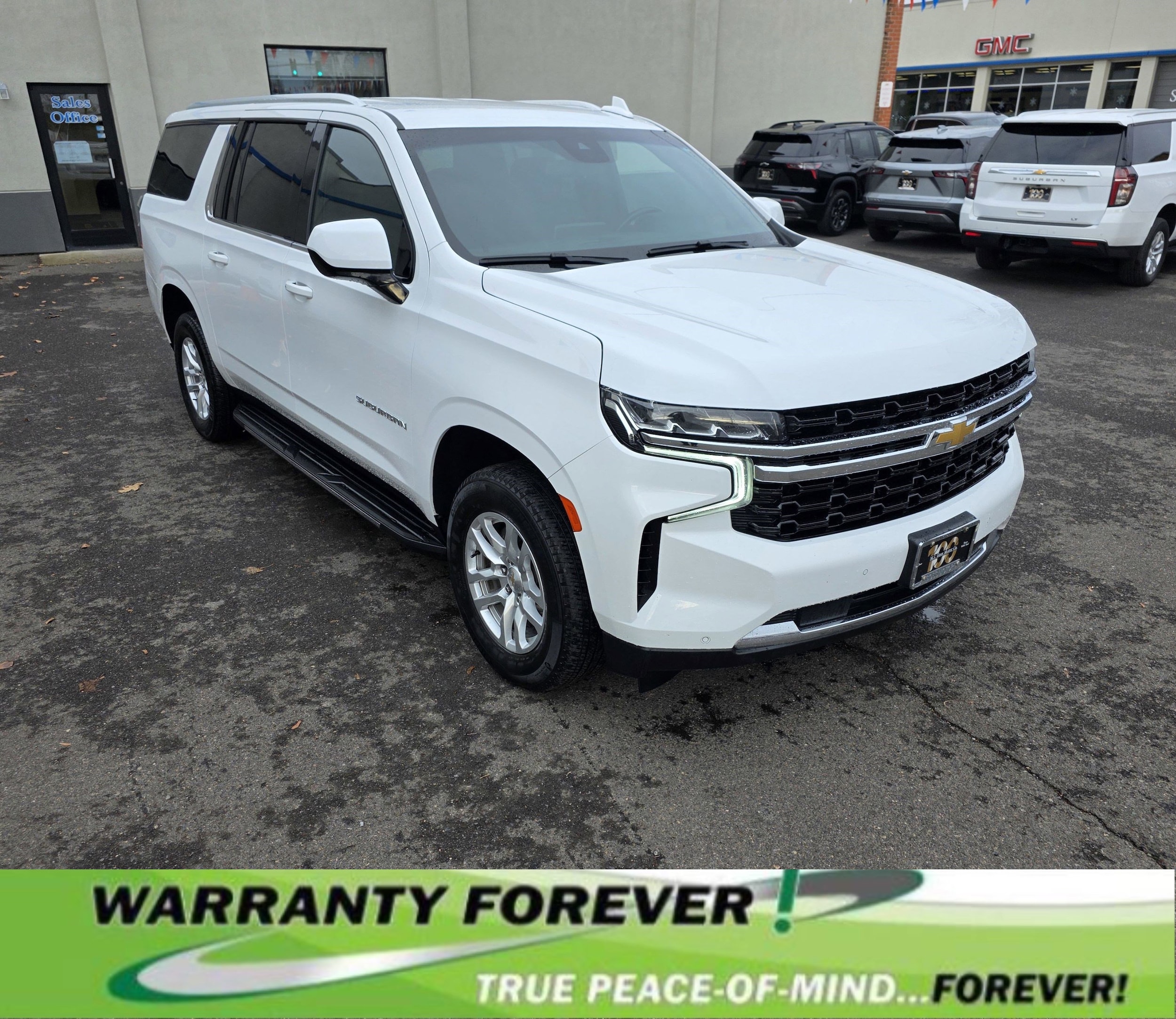 2023 Chevrolet Suburban LS's photo