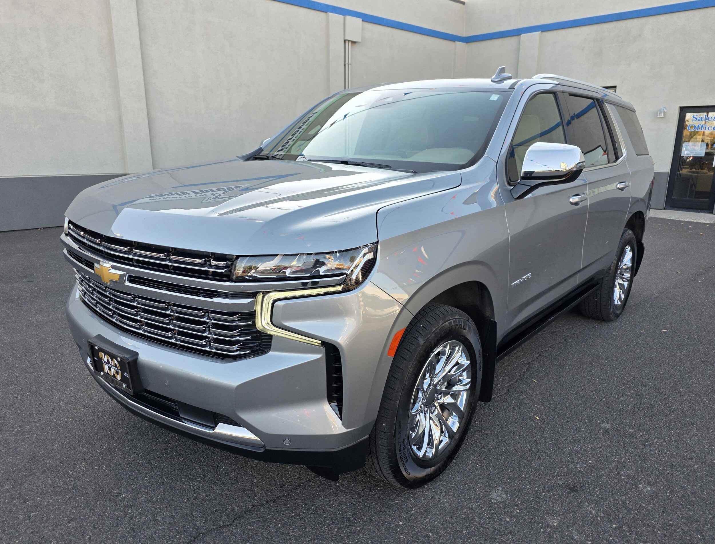 2023 Chevrolet Tahoe Premier photo 2