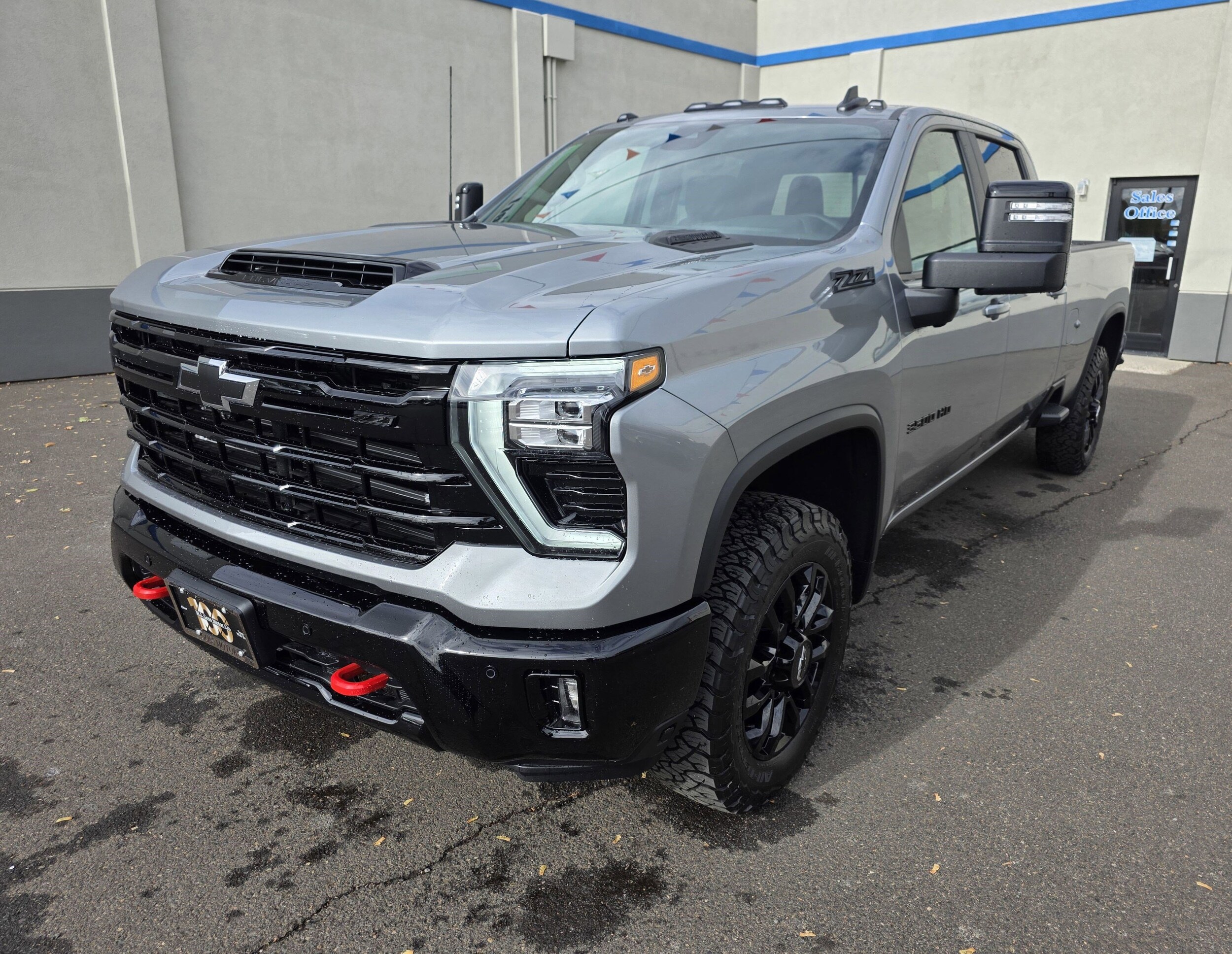 2025 Chevrolet Silverado 3500HD LT photo 4