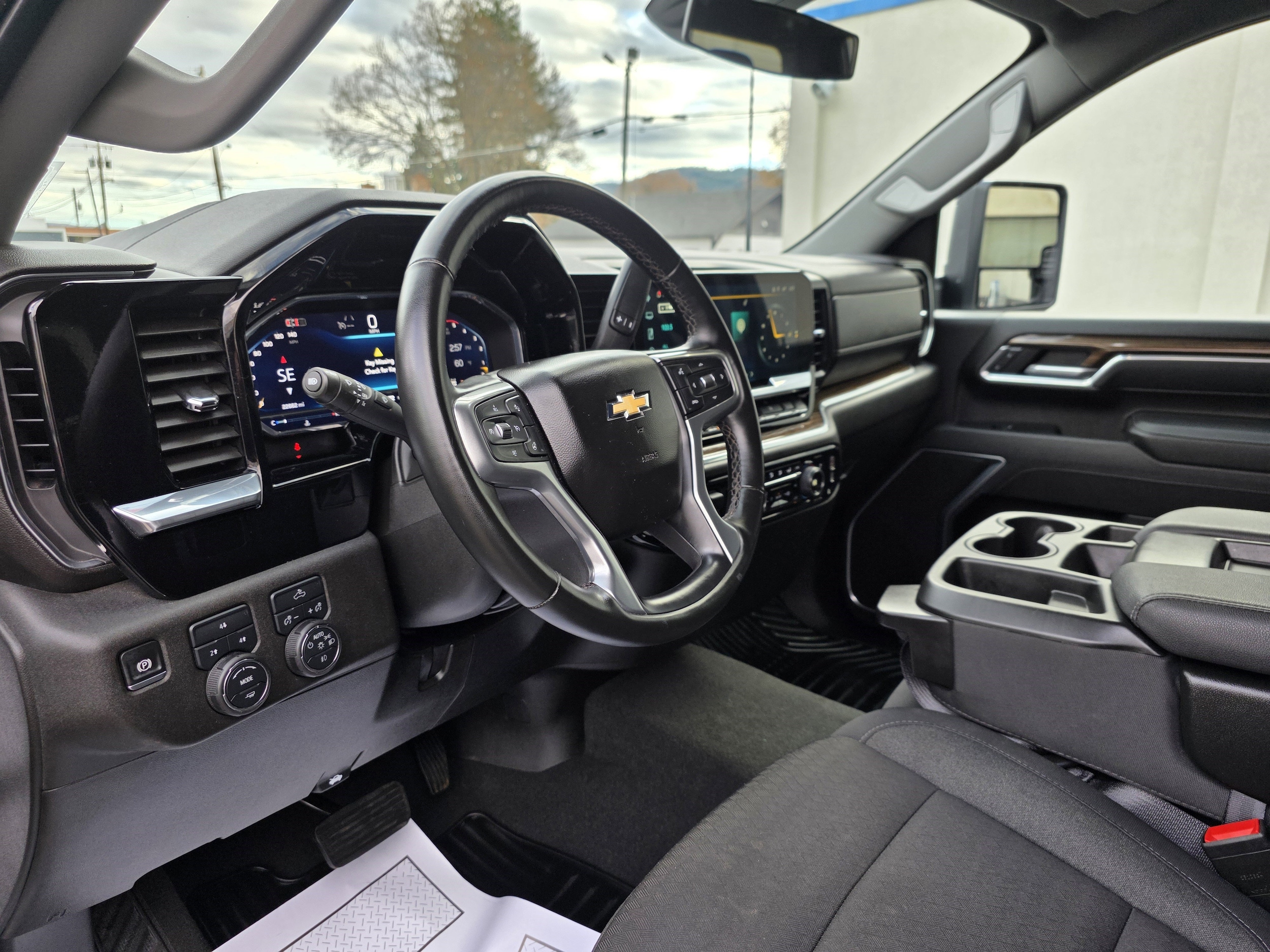 2025 Chevrolet Silverado 2500HD LT - Photo 14