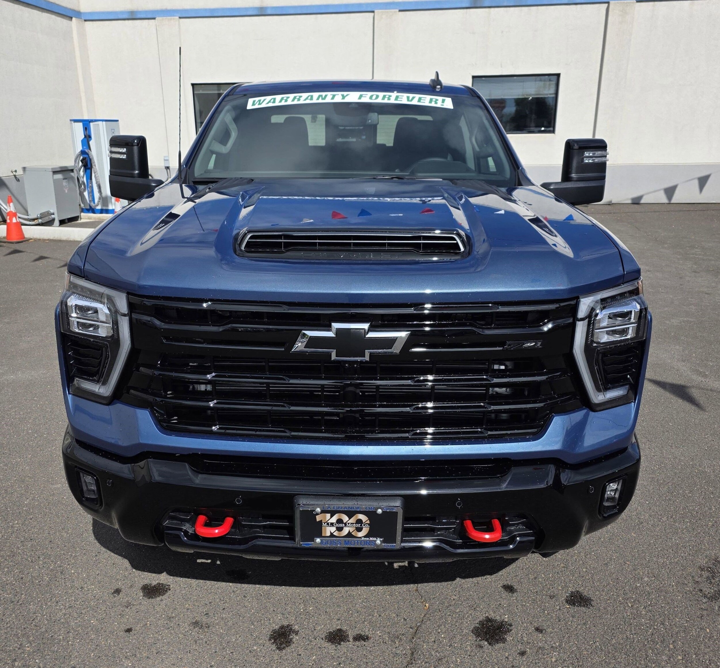 2025 Chevrolet Silverado 2500HD LT photo 3