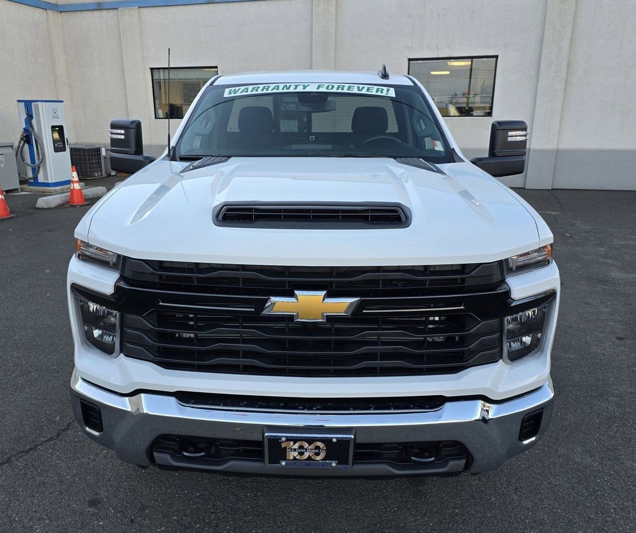 2025 Chevrolet Silverado 2500HD photo 3
