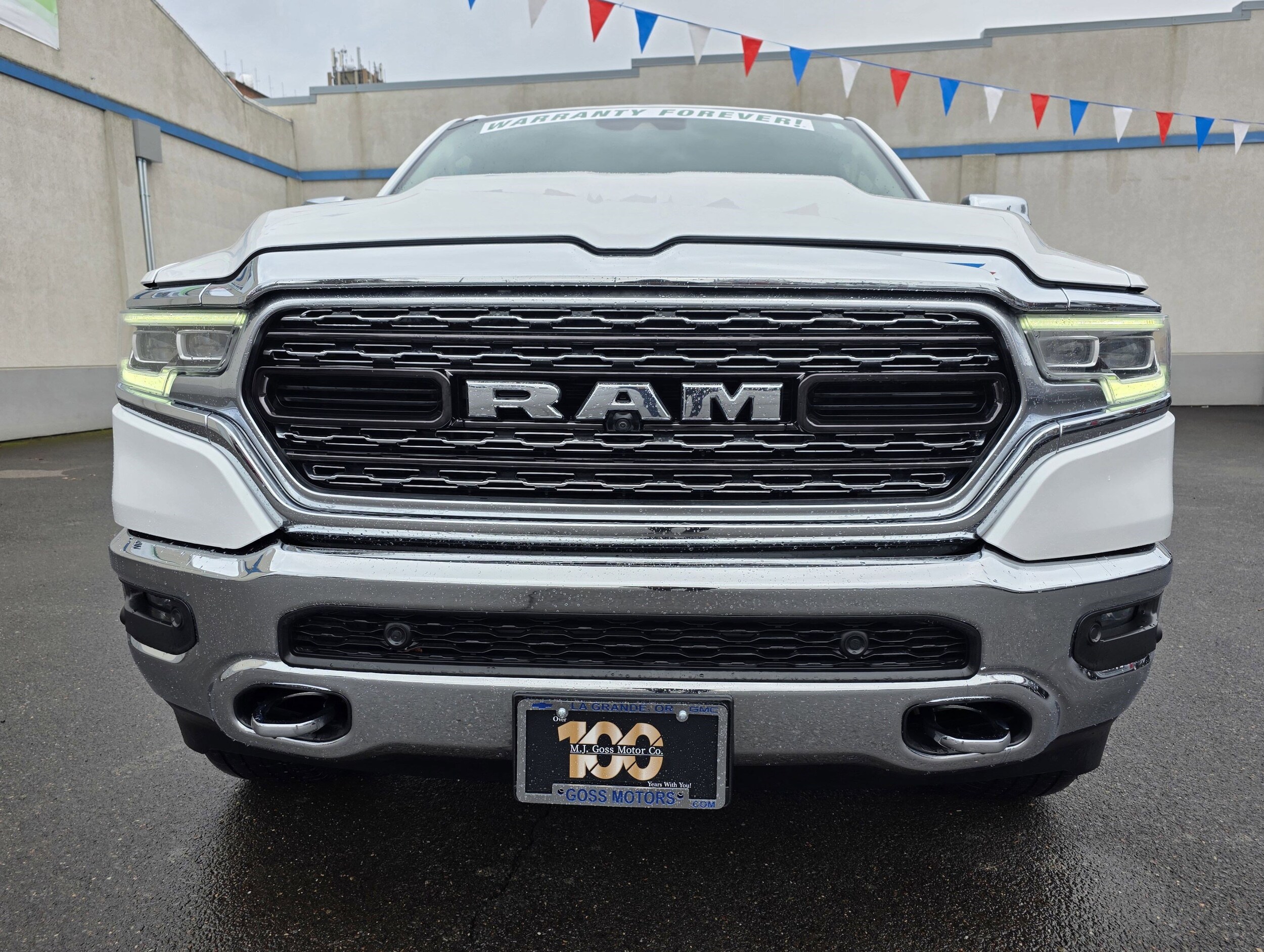 2022 Ram 1500 Limited photo 2