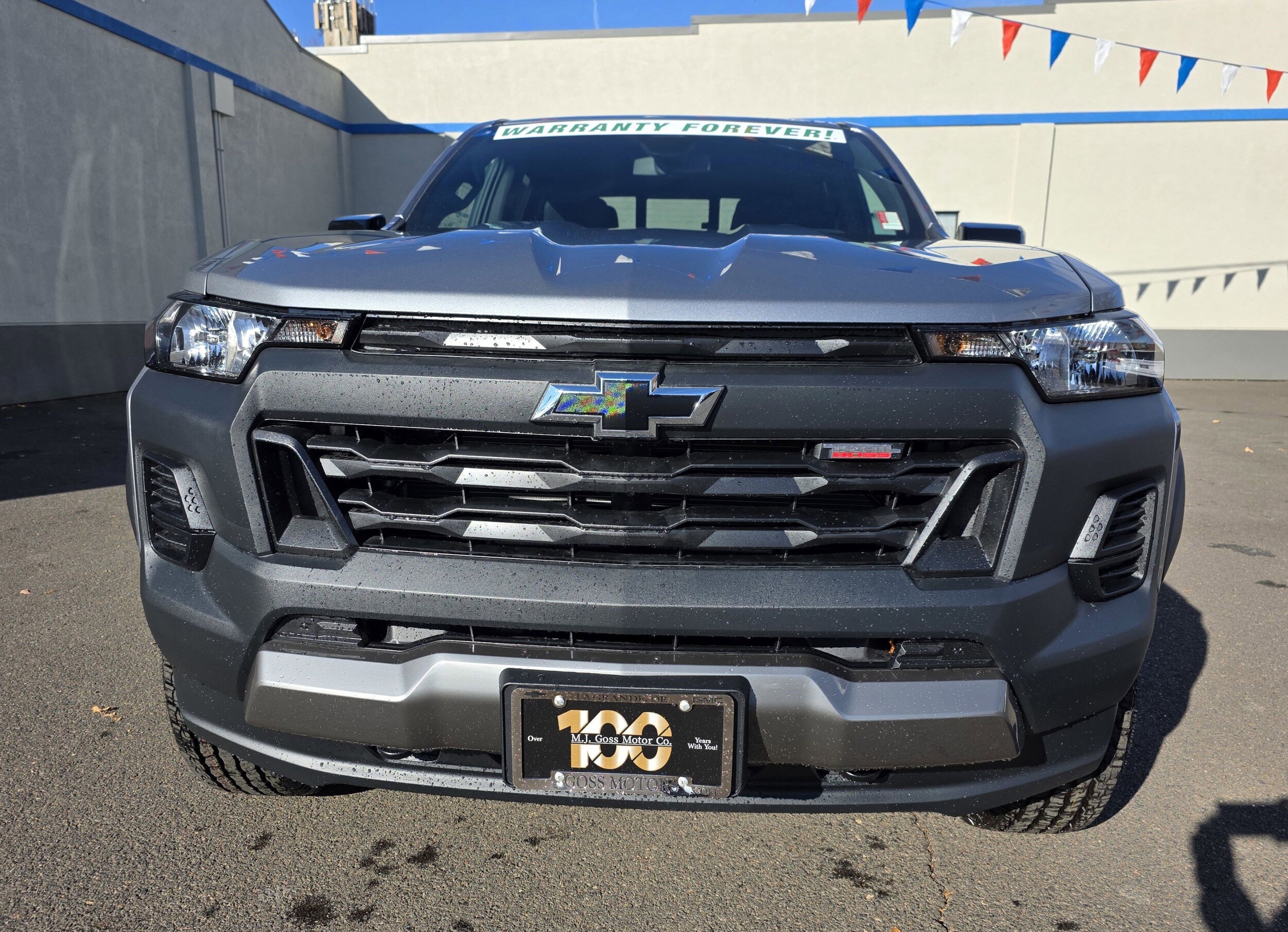 2026 Chevrolet Colorado Trail Boss photo 2