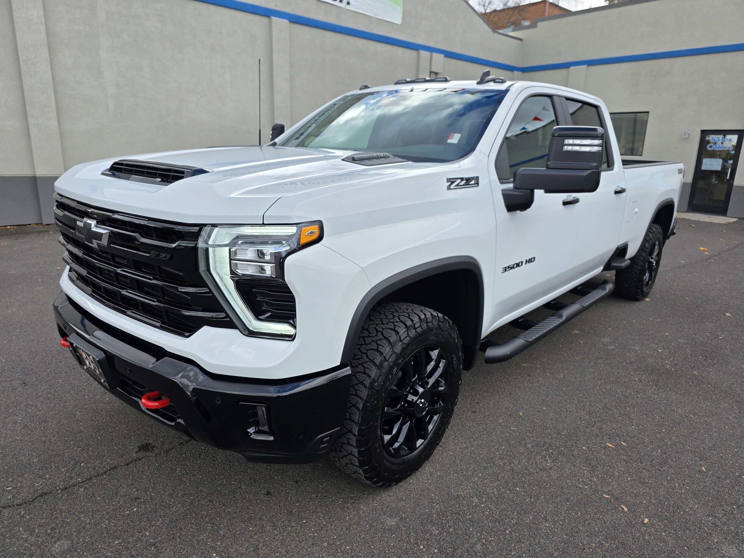 2026 Chevrolet Silverado 3500HD LT photo 4