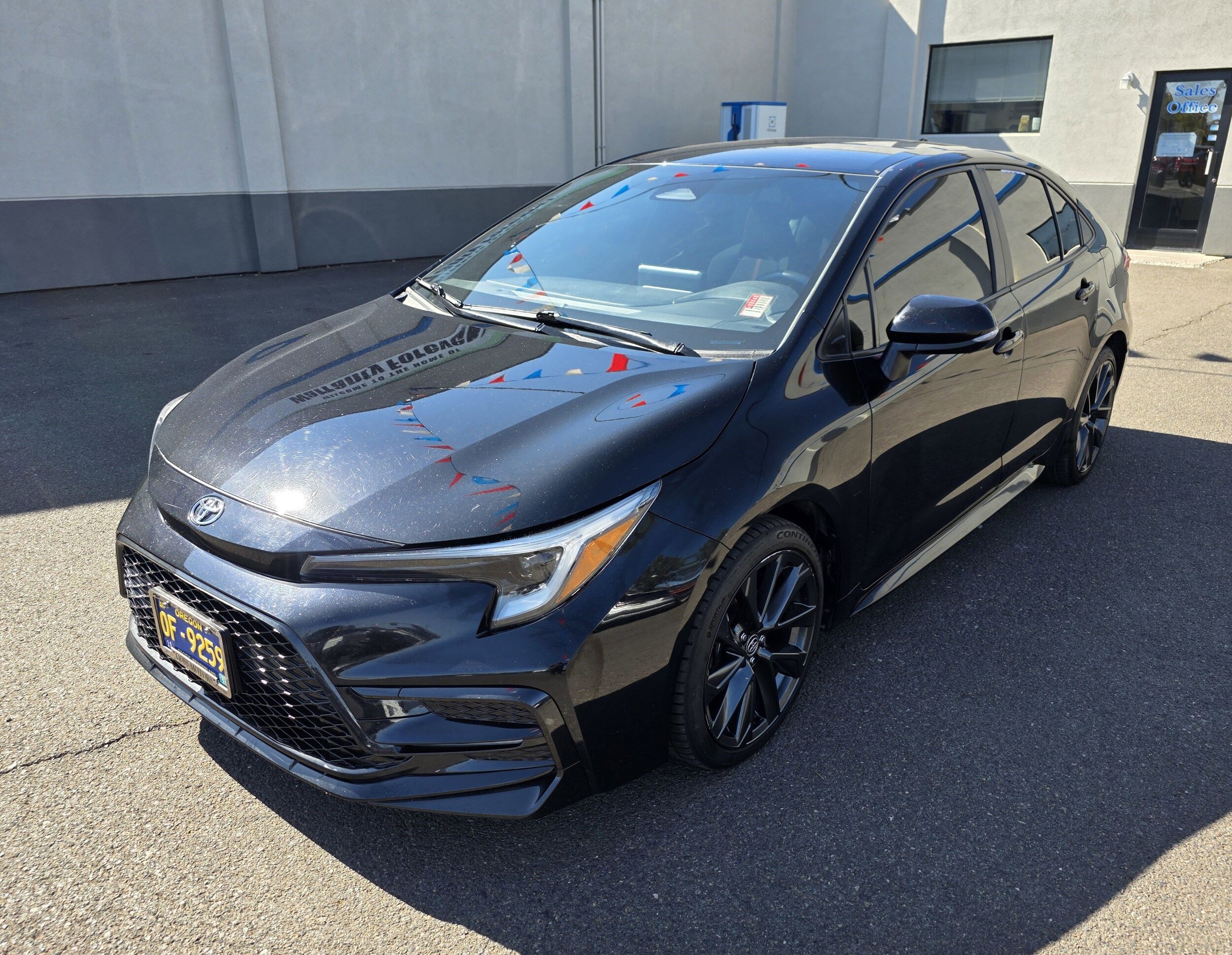 2023 Toyota Corolla SE photo 3