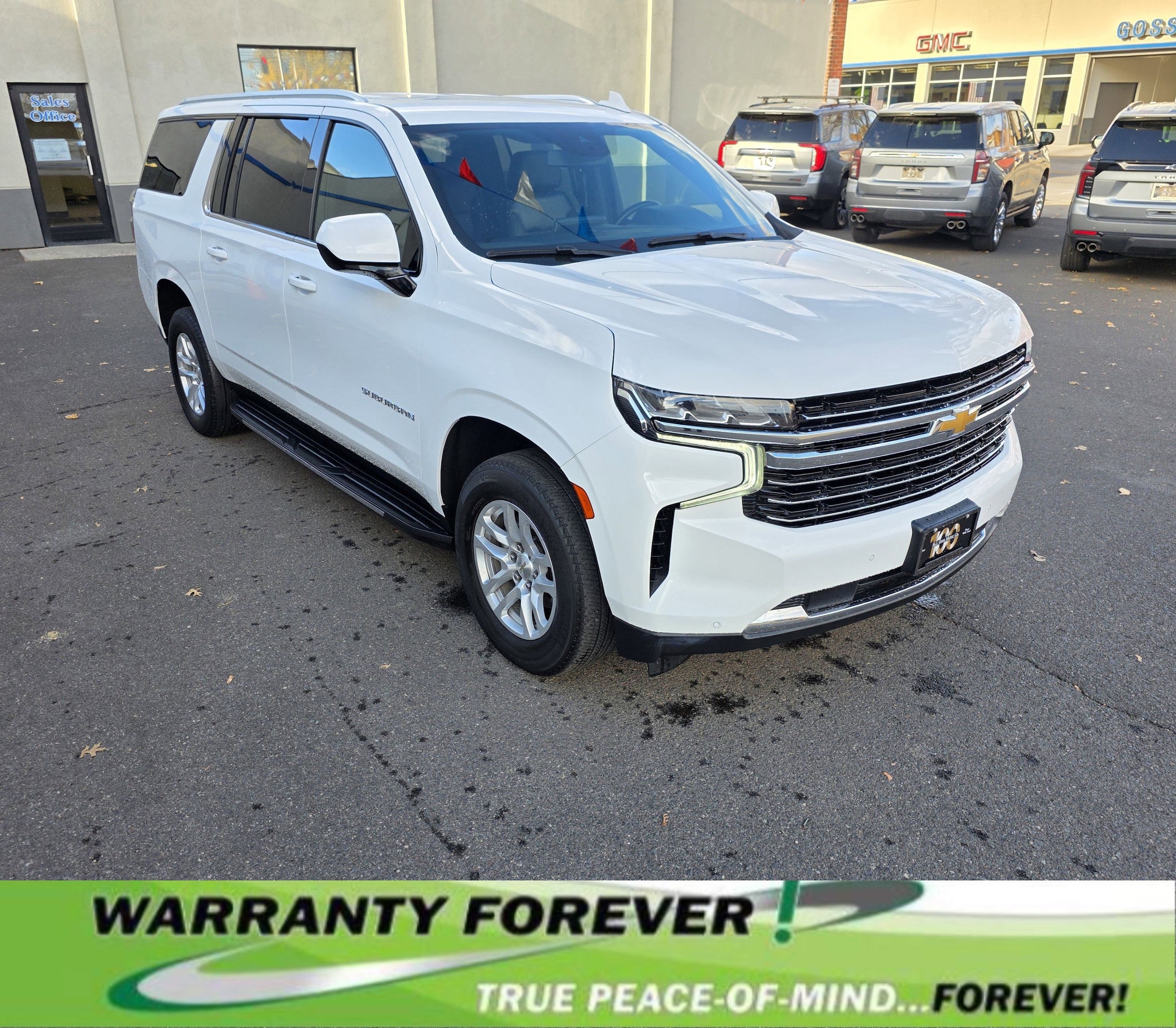 2023 Chevrolet Suburban LT's photo