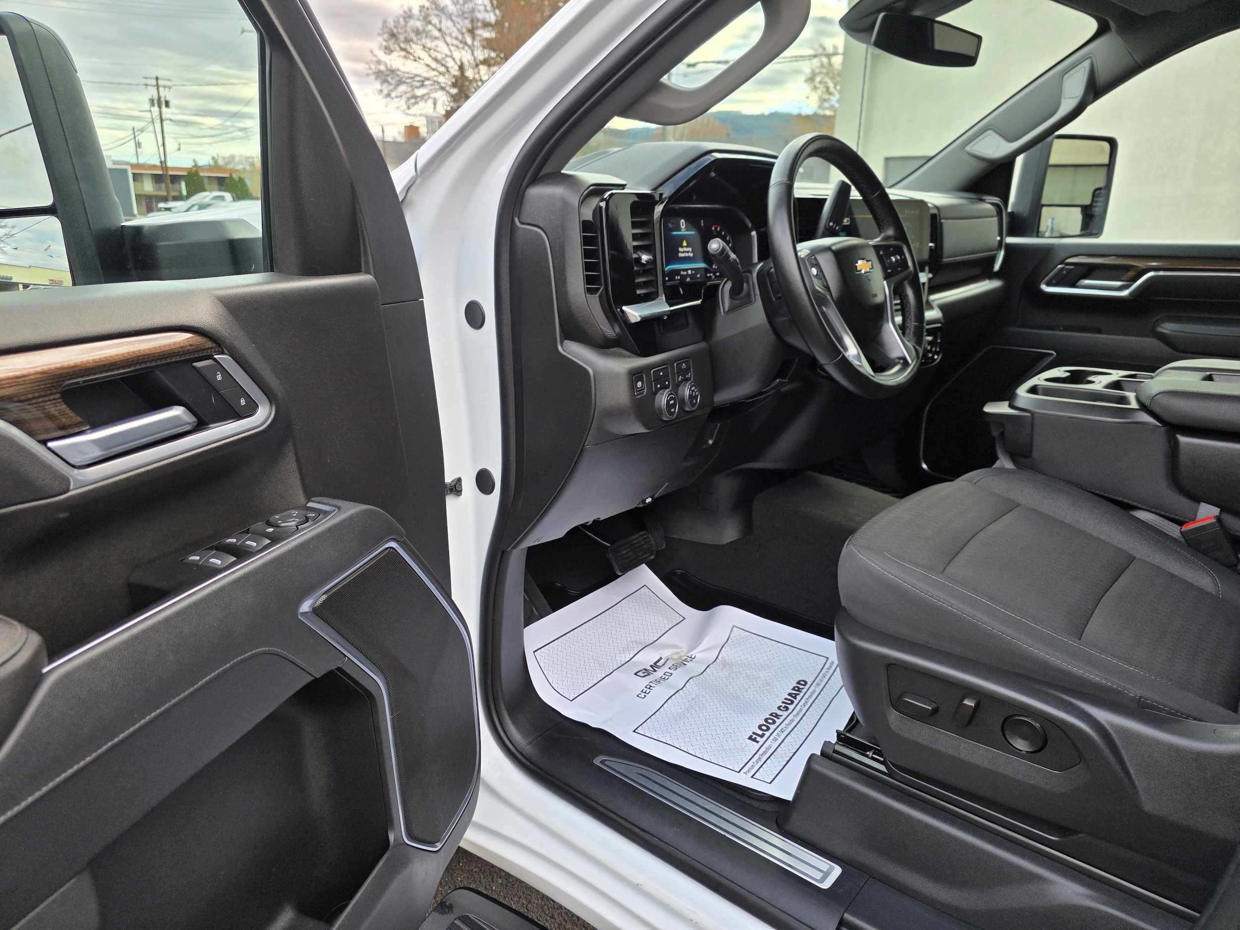 2025 Chevrolet Silverado 2500HD LT - Photo 13