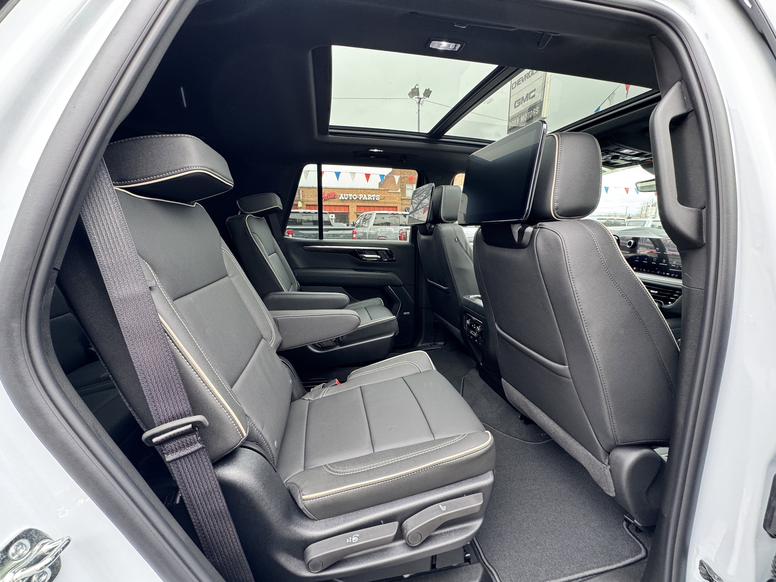 2026 Chevrolet Tahoe Premier - Photo 22