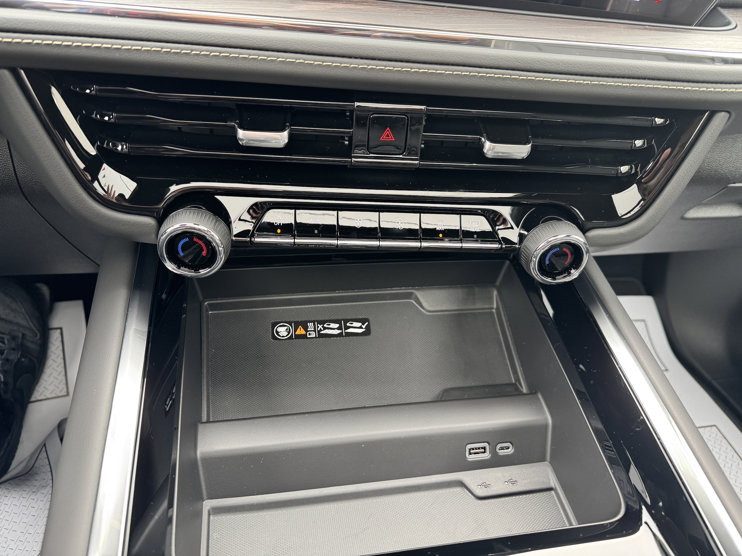 2026 Chevrolet Tahoe Premier - Photo 18