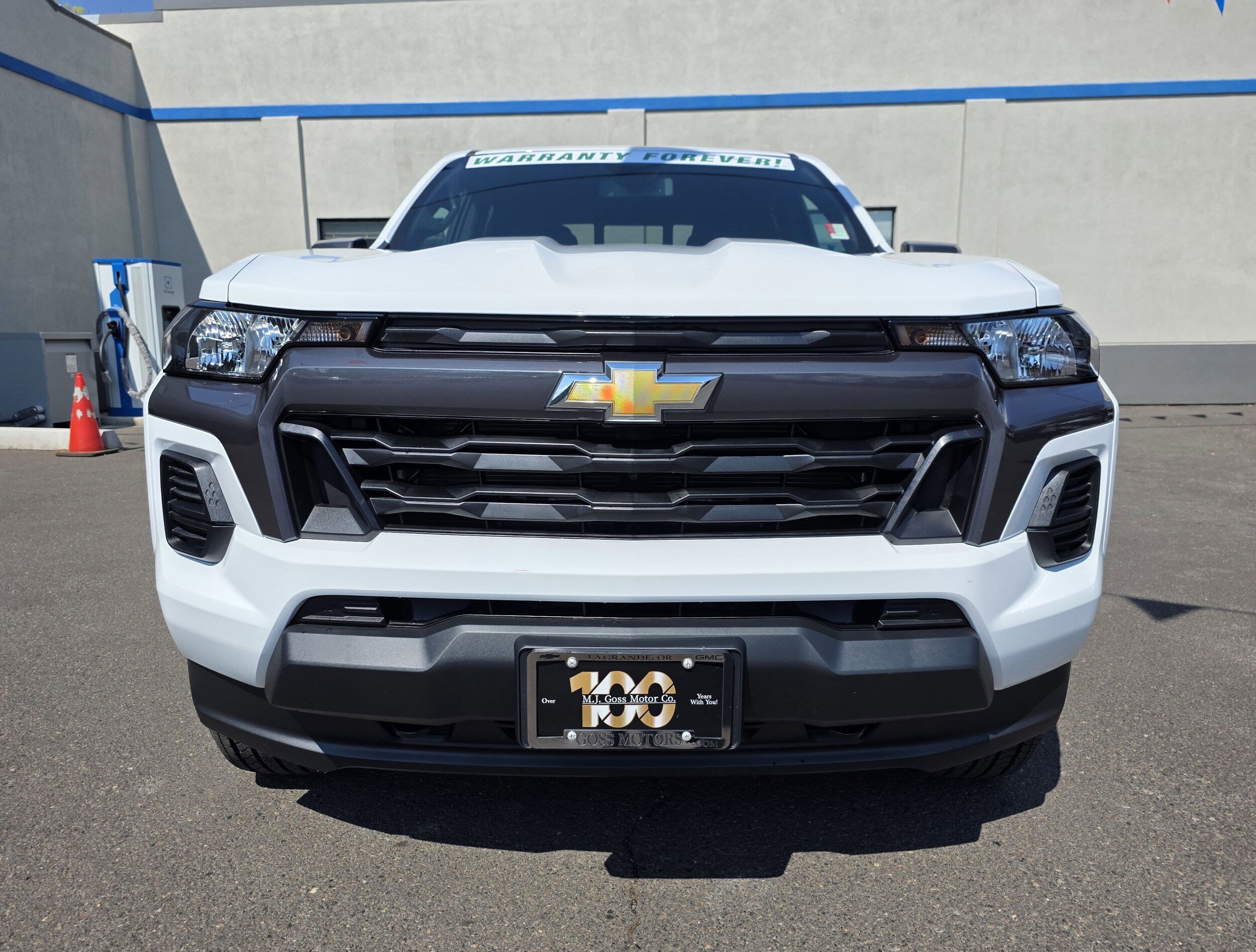 2026 Chevrolet Colorado LT photo 2