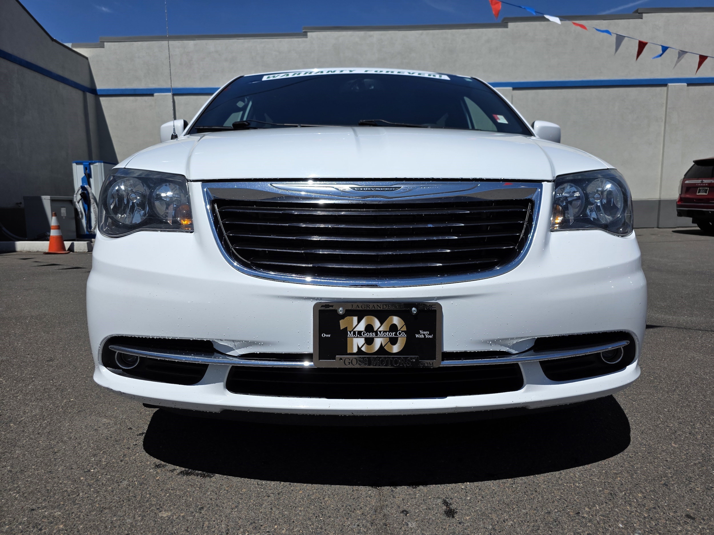 Used 2015 Chrysler Town & Country S with VIN 2C4RC1HG6FR563221 for sale in La Grande, OR