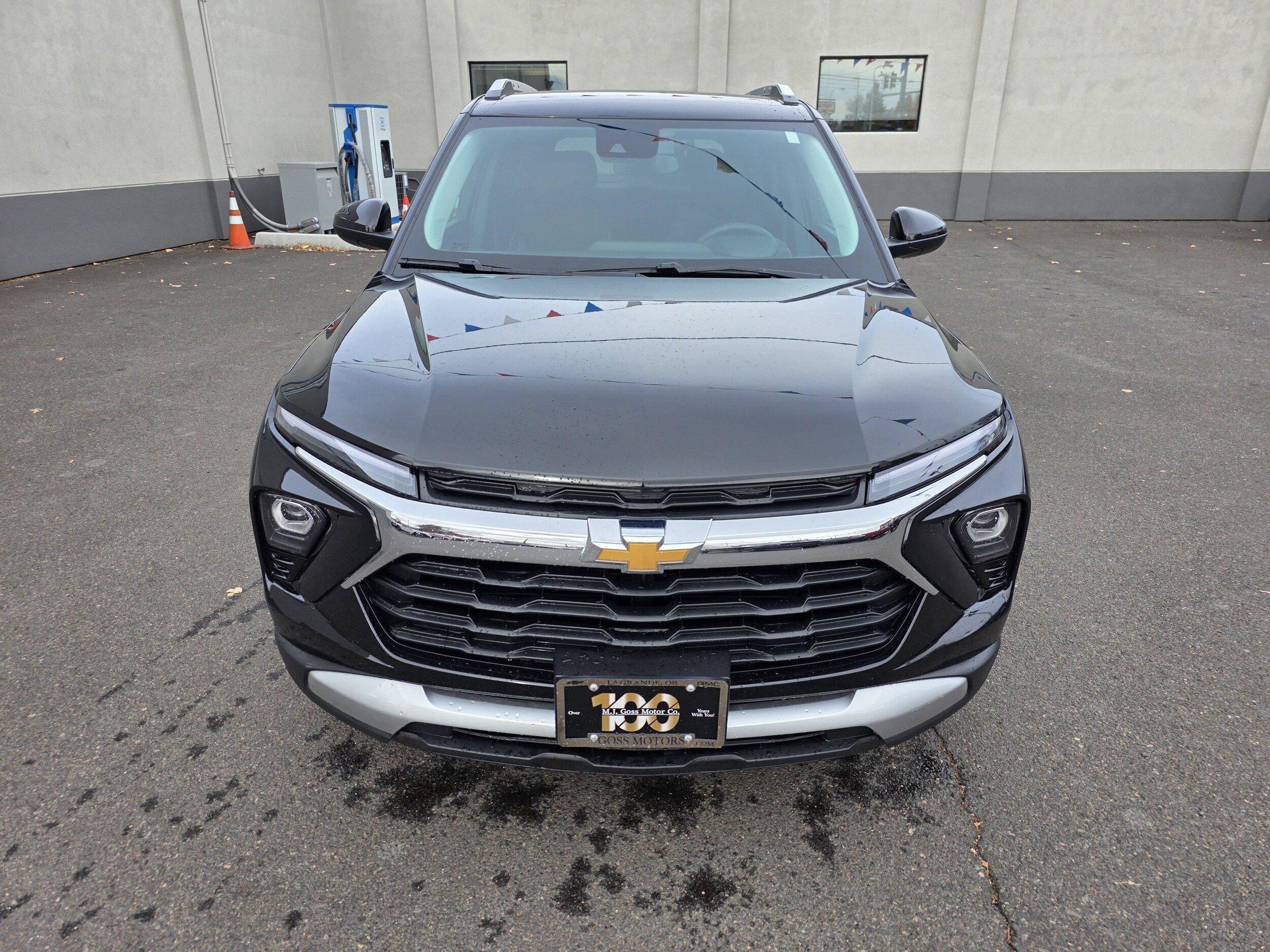 2025 Chevrolet Trailblazer LT photo 2