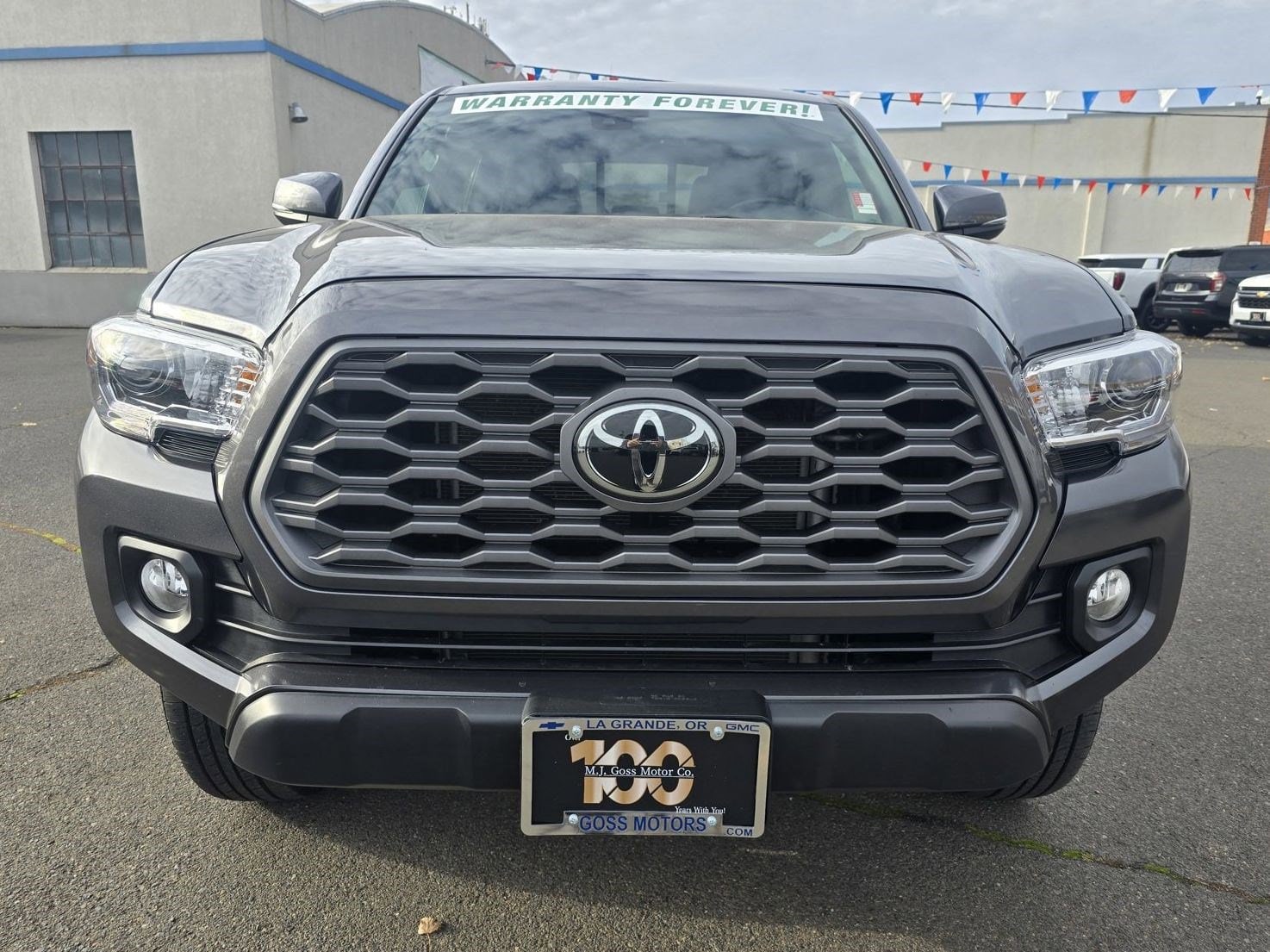 Used 2022 Toyota Tacoma TRD Off Road with VIN 3TMDZ5BN2NM136681 for sale in La Grande, OR