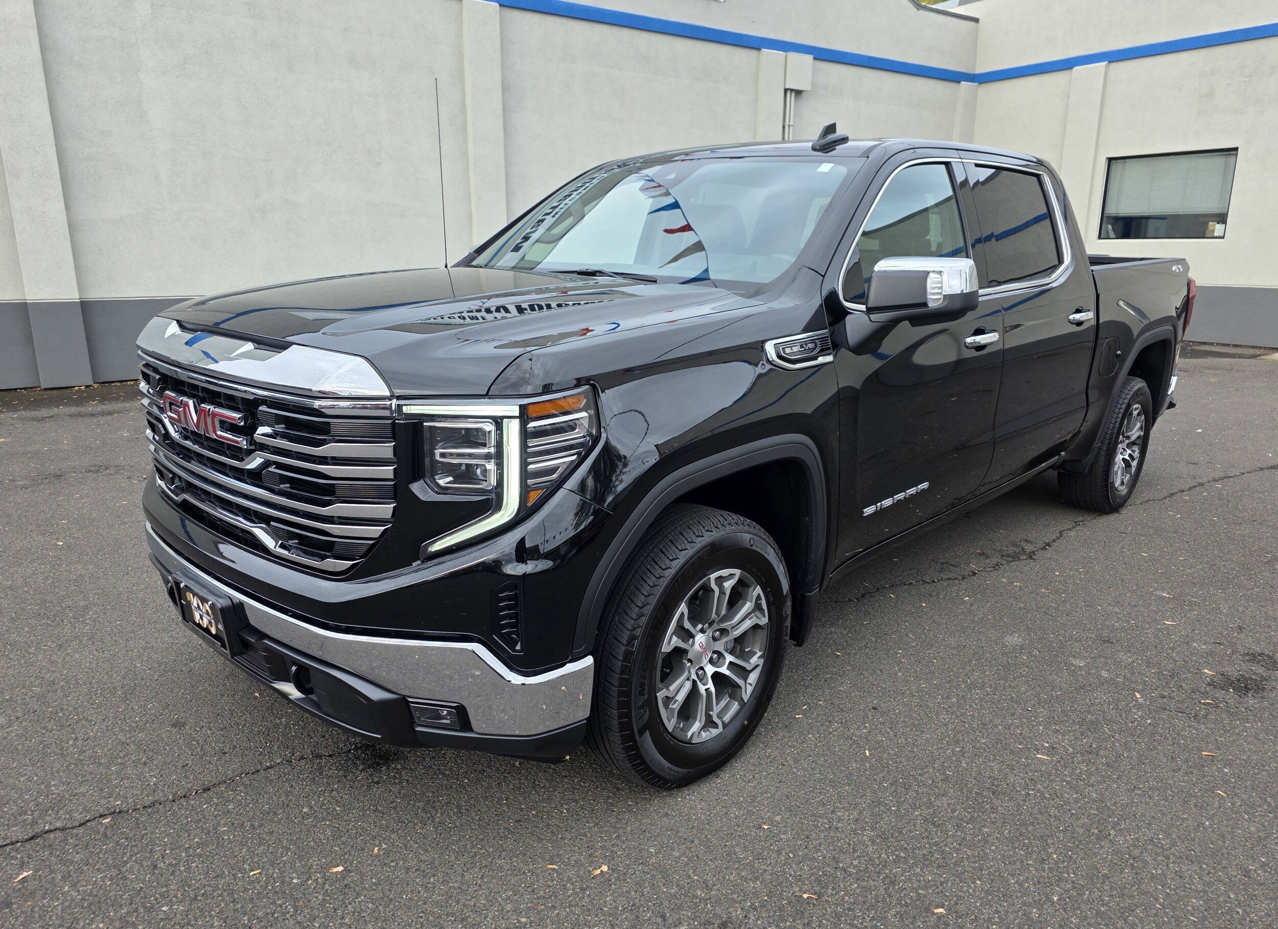 2024 Gmc Sierra 1500 SLT photo 4