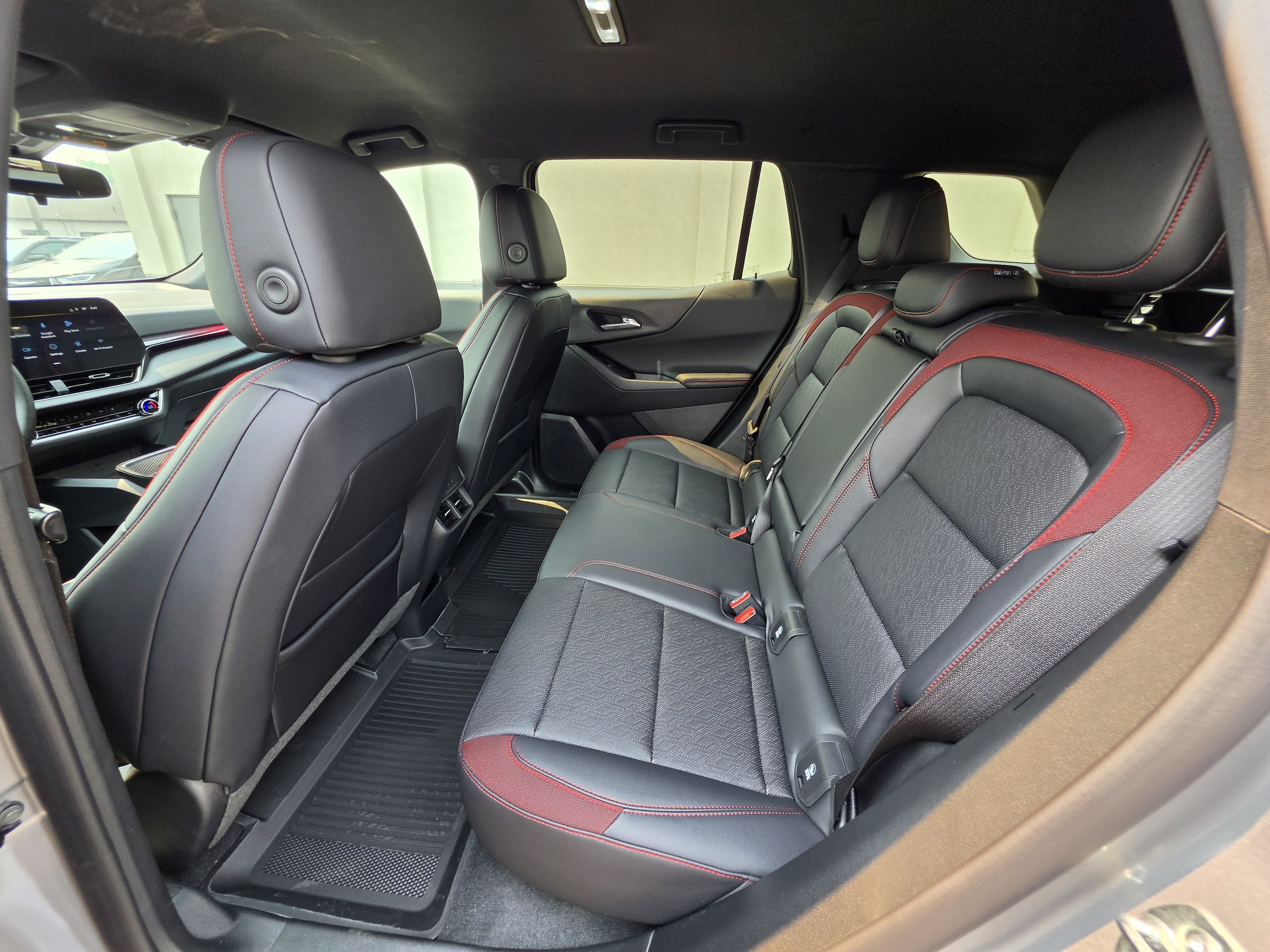 2027 Chevrolet Equinox RS - Photo 21