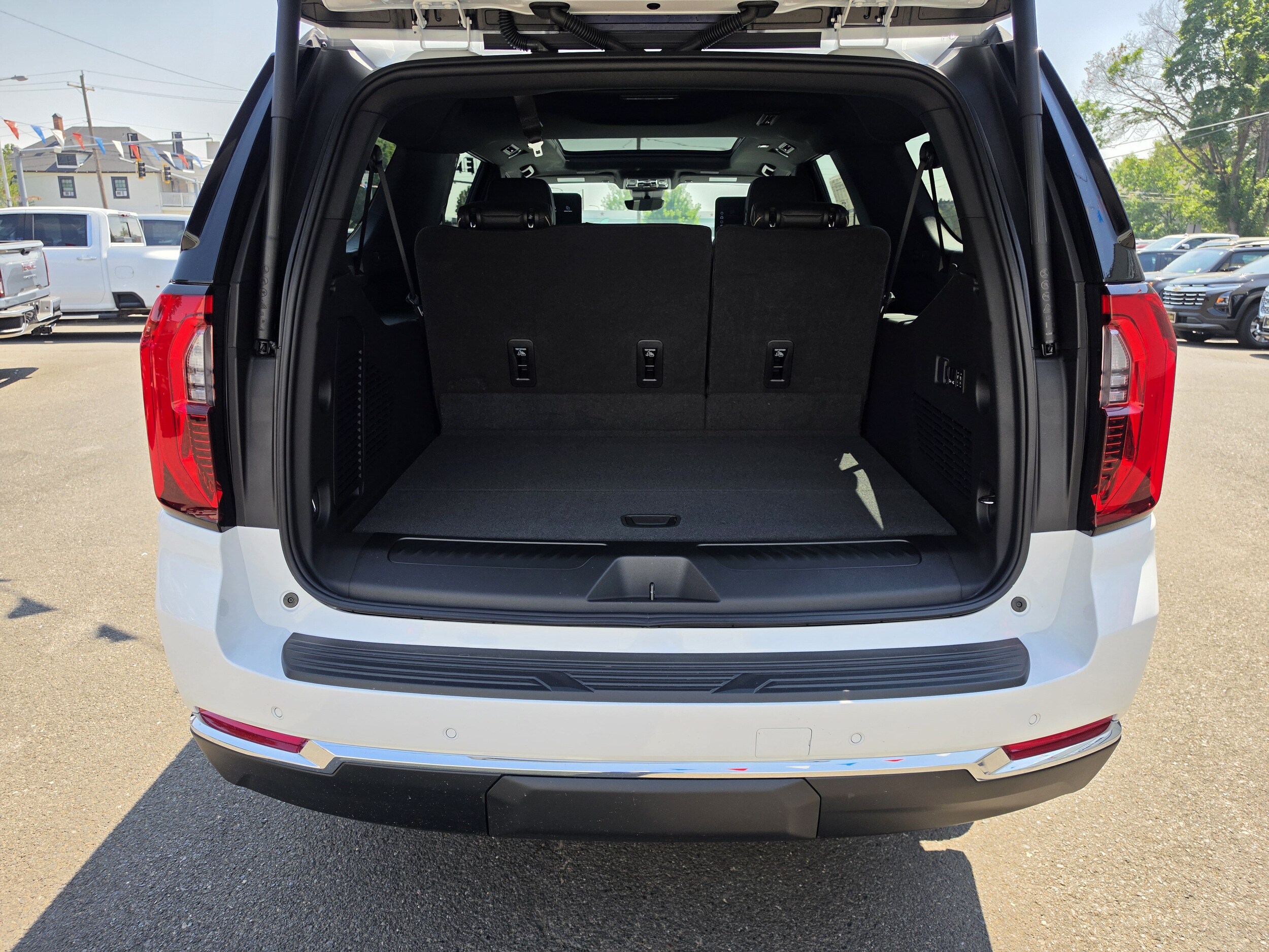 2026 GMC Yukon XL Elevation - Photo 25