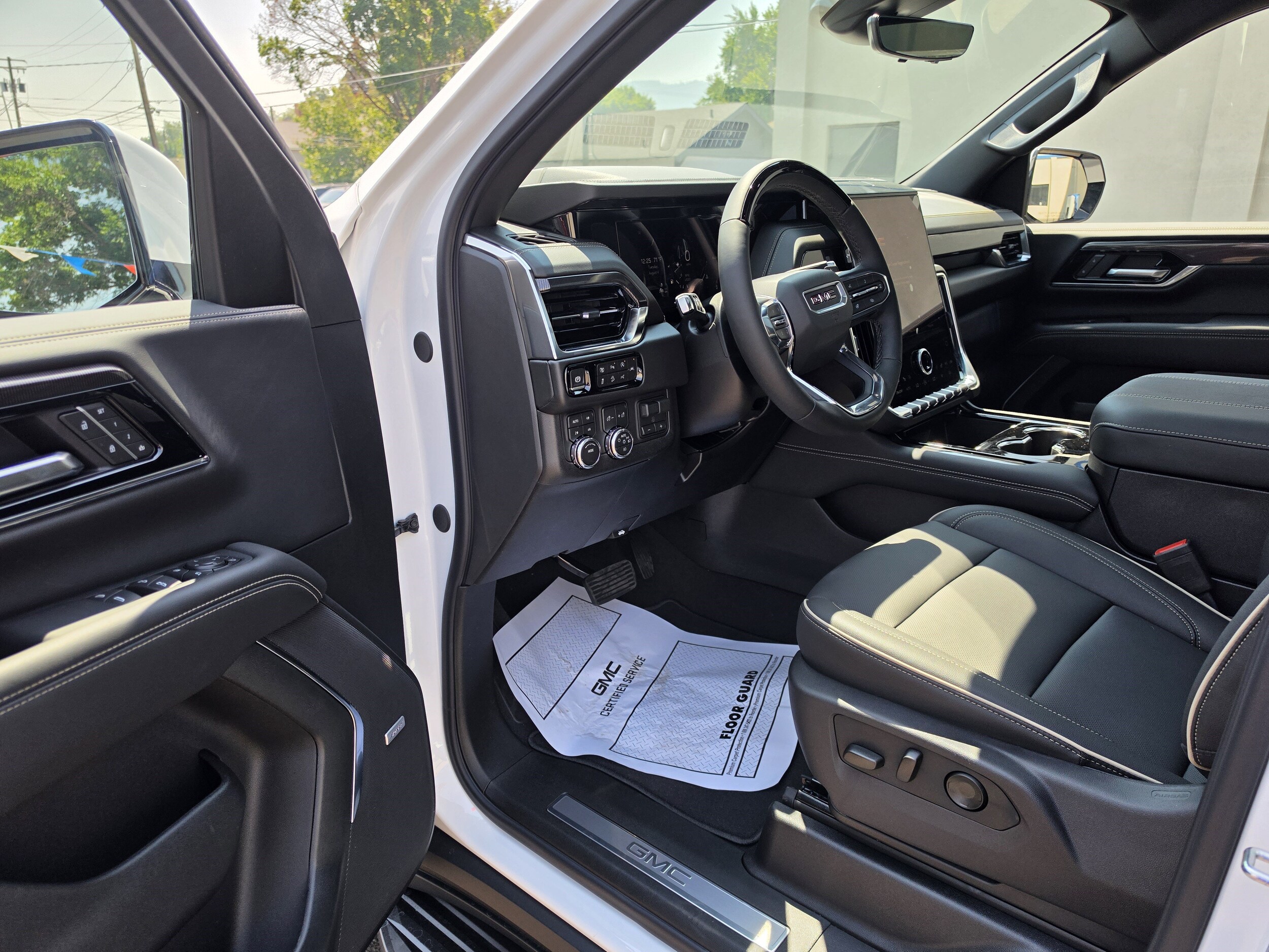 2026 GMC Yukon XL Elevation - Photo 10