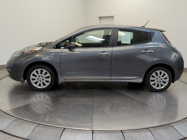 Used 2017 Nissan LEAF S with VIN 1N4BZ0CP5HC311169 for sale in Mansfield, OH