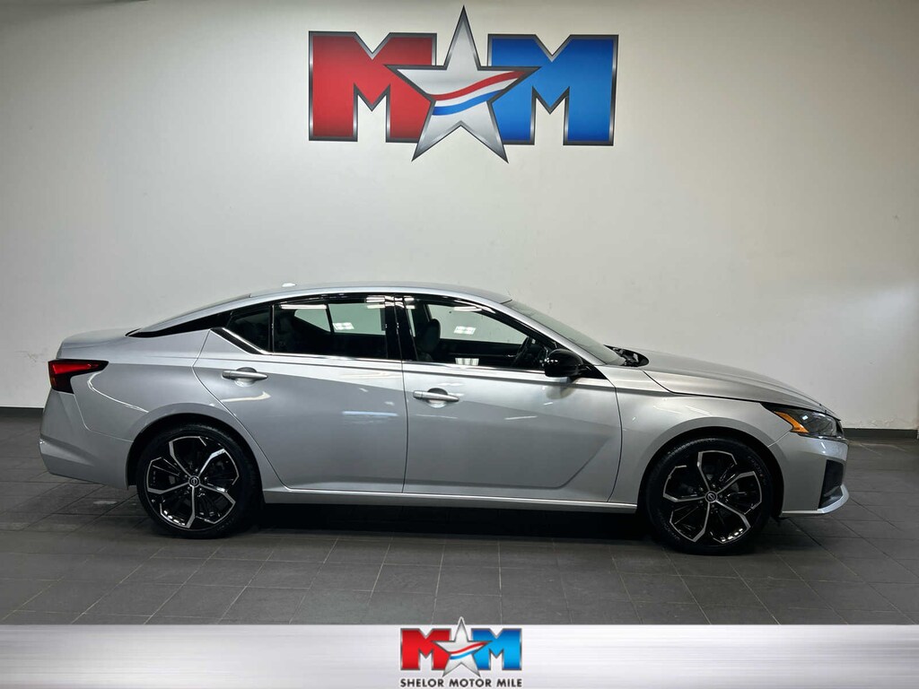 Used 2023 Nissan Altima 2.5 SR Sedan