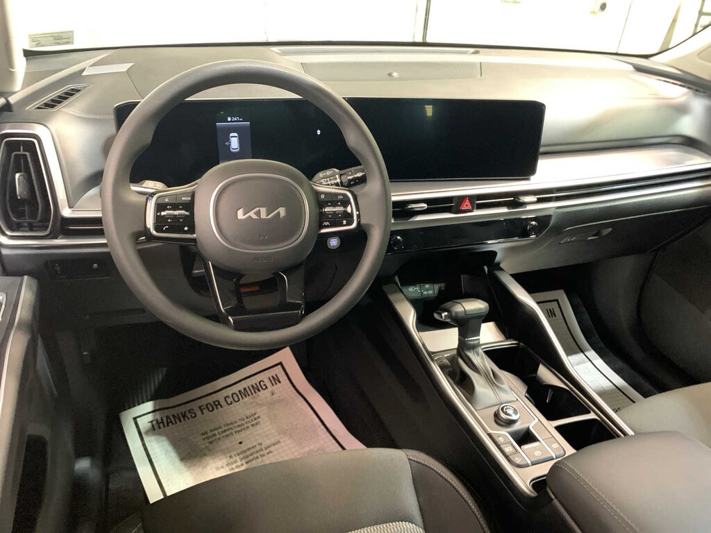 Used 2025 Kia Sorento LX SUV