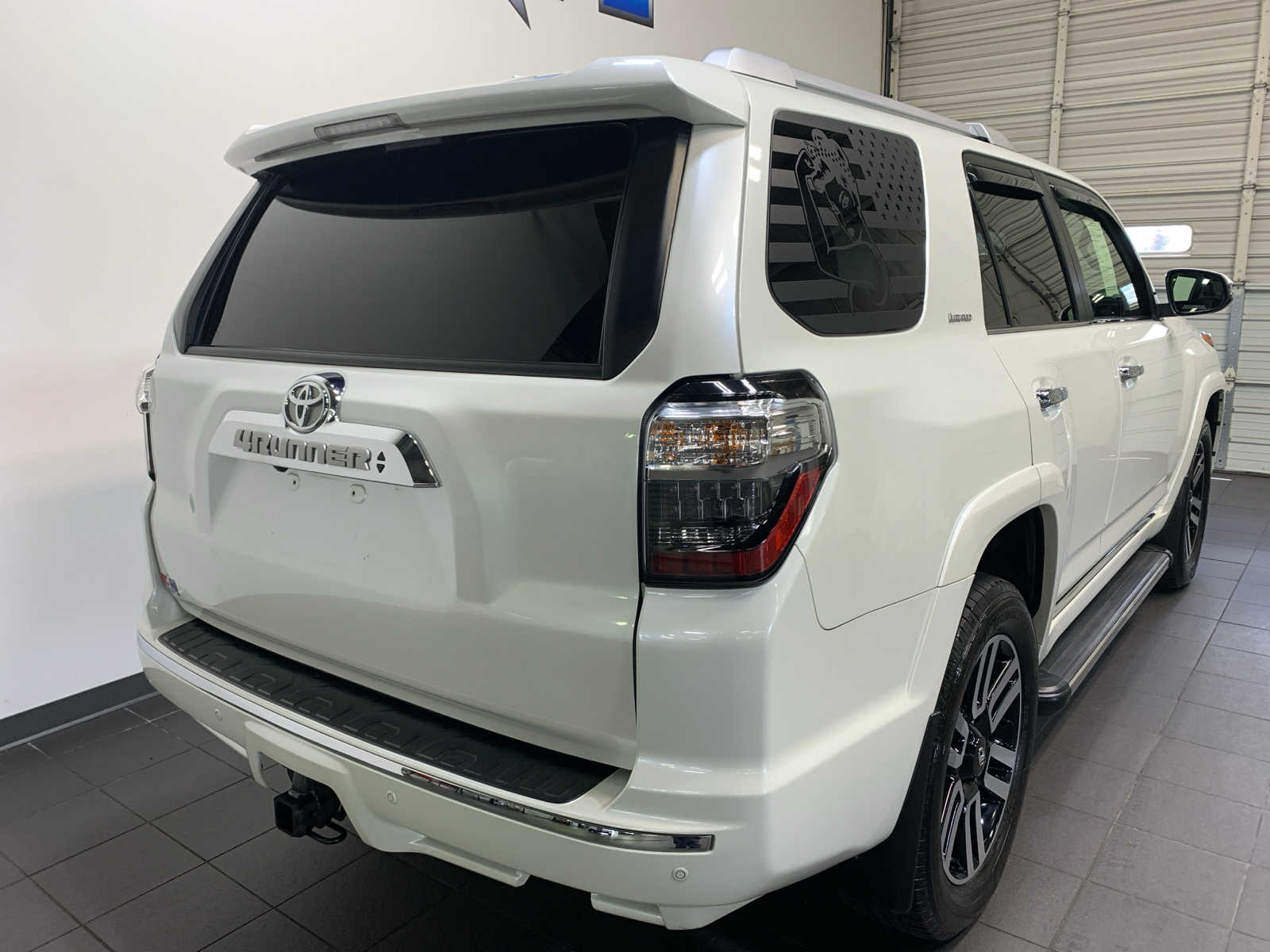 2022 Toyota 4Runner Limited photo 2