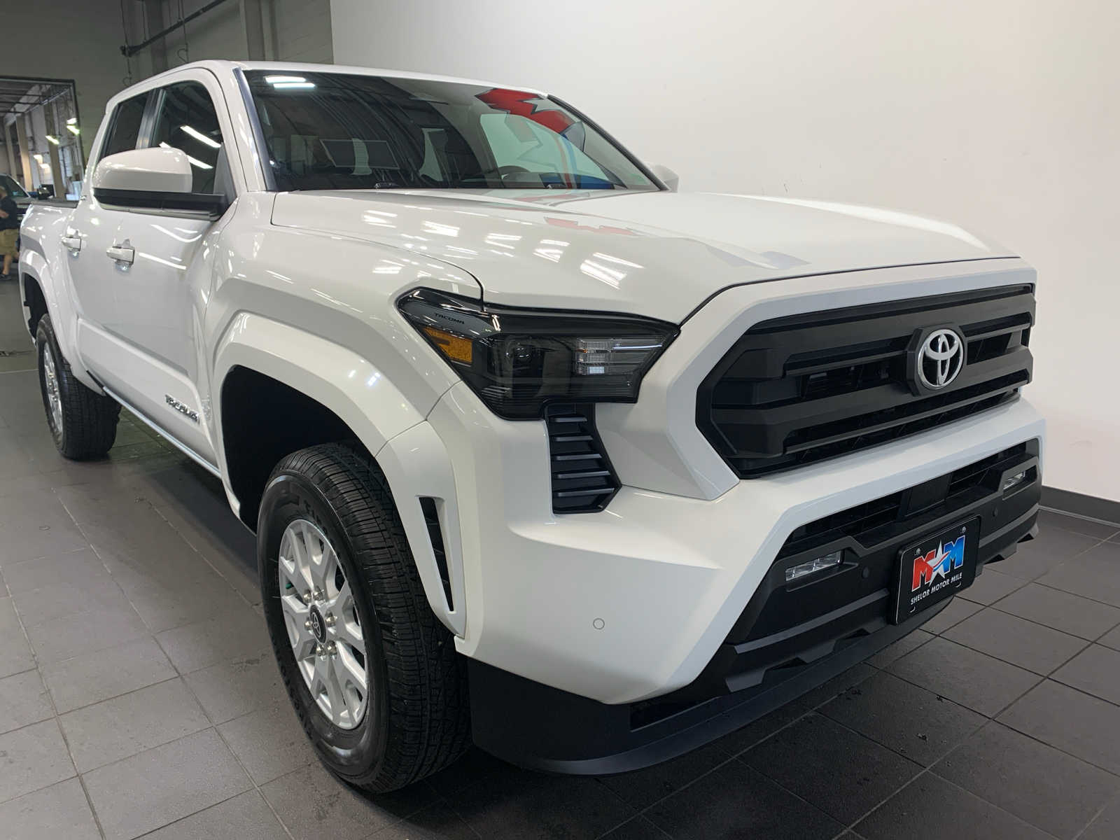 2024 Toyota Tacoma SR5 Double Cab photo 2