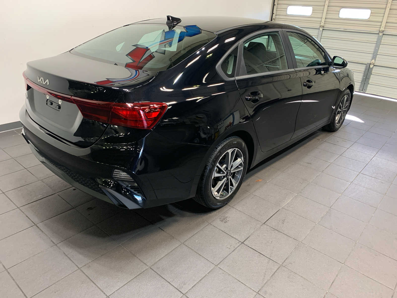 2024 Kia Forte LXS photo 3