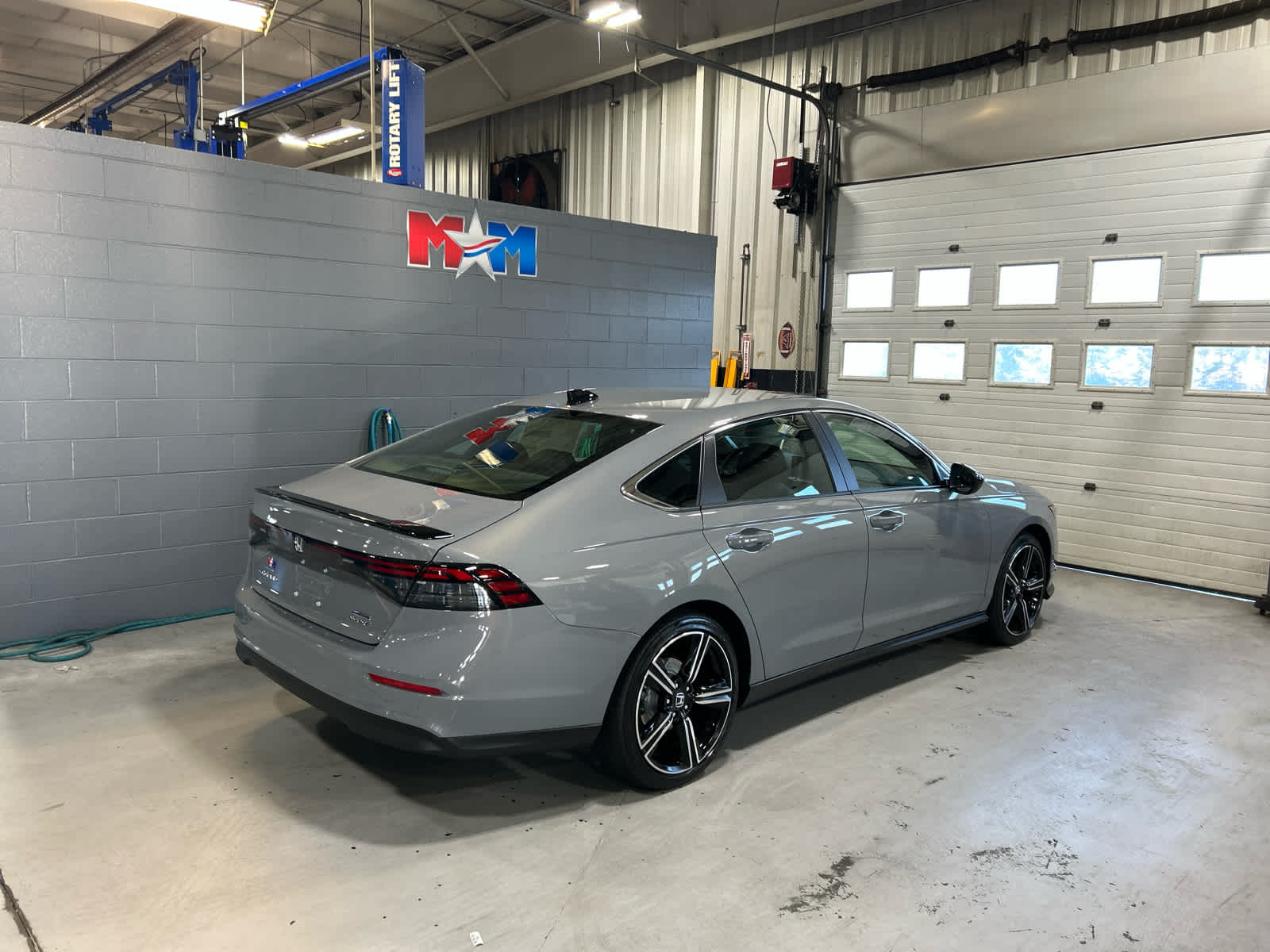 2025 Honda Accord Hybrid Sport photo 2