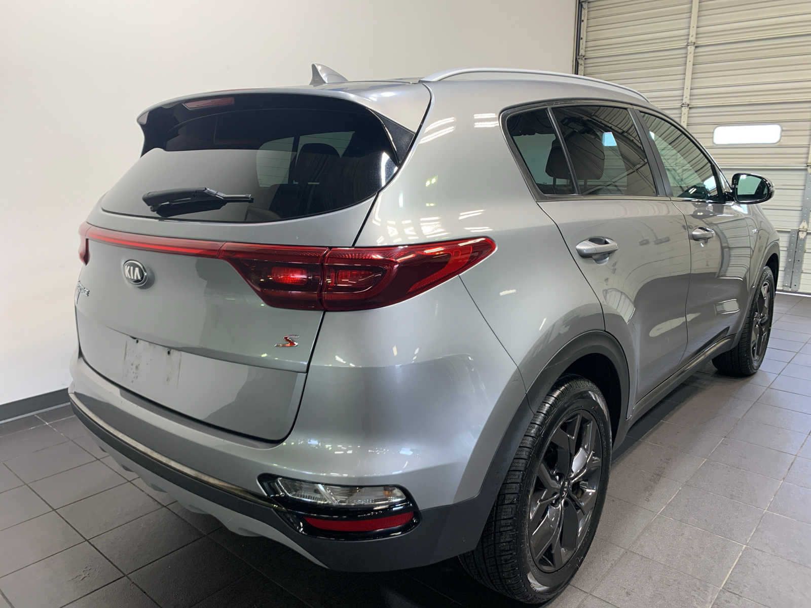 2020 Kia Sportage S photo 2