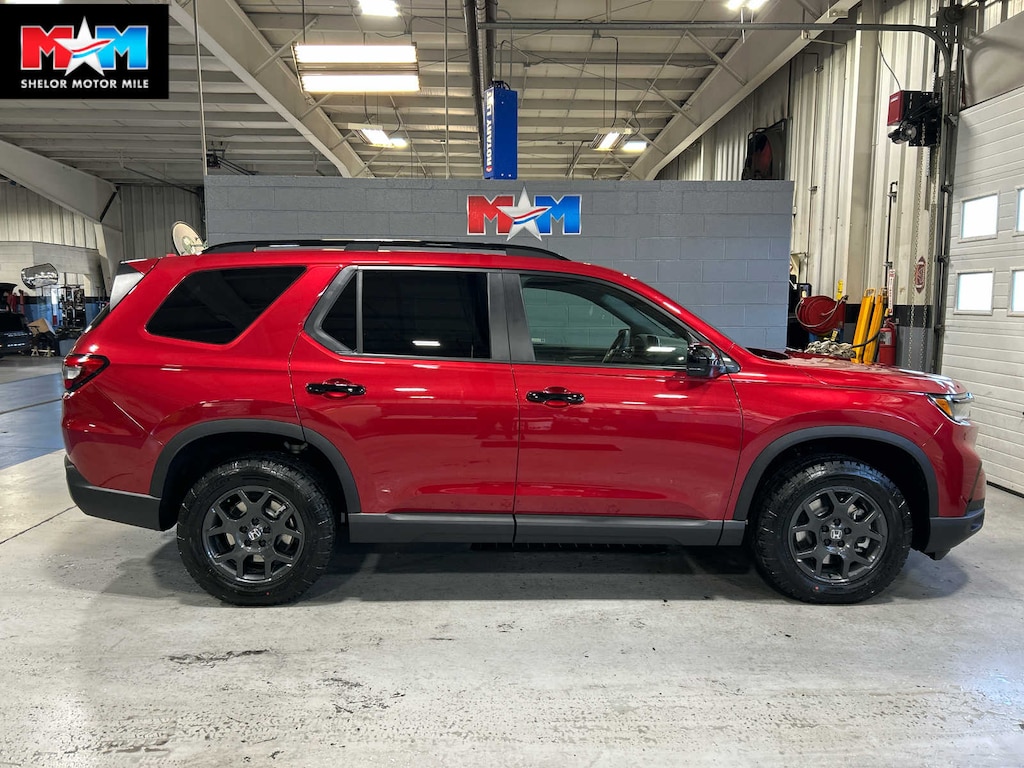 New 2025 Honda Pilot TrailSport SUV