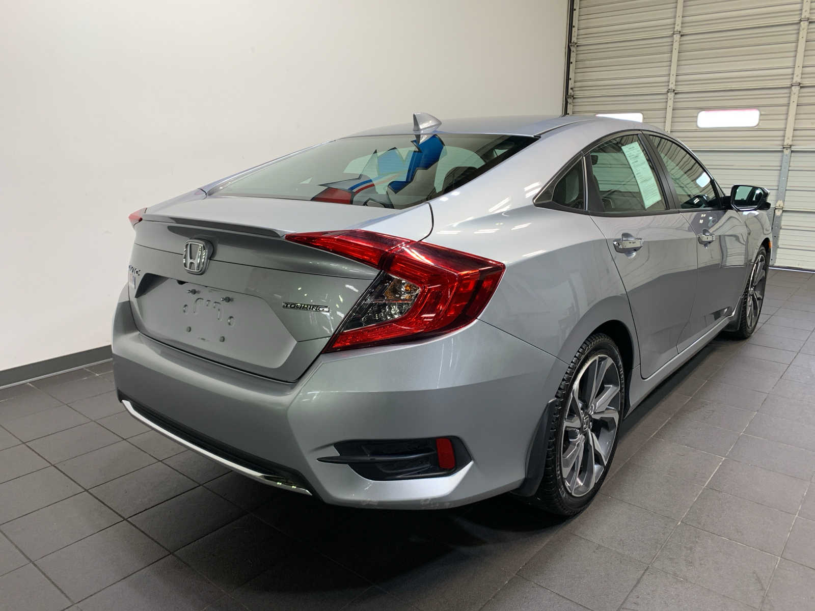 2019 Honda Civic Touring photo 3