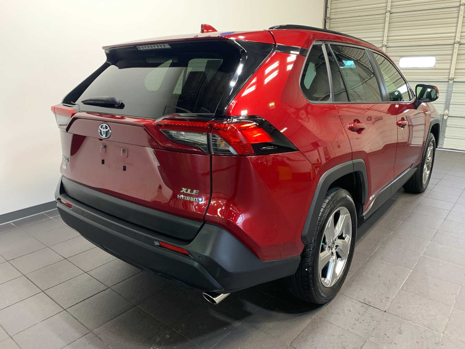 2021 Toyota RAV4 Hybrid XLE Premium photo 2