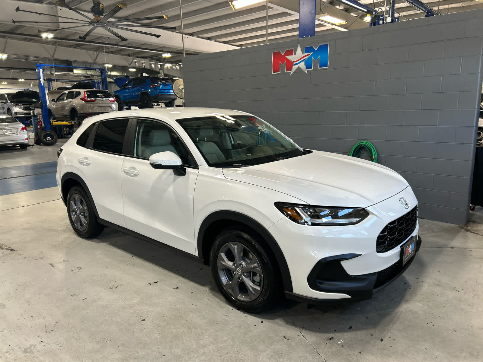 2026 Honda HR-V LX photo 2