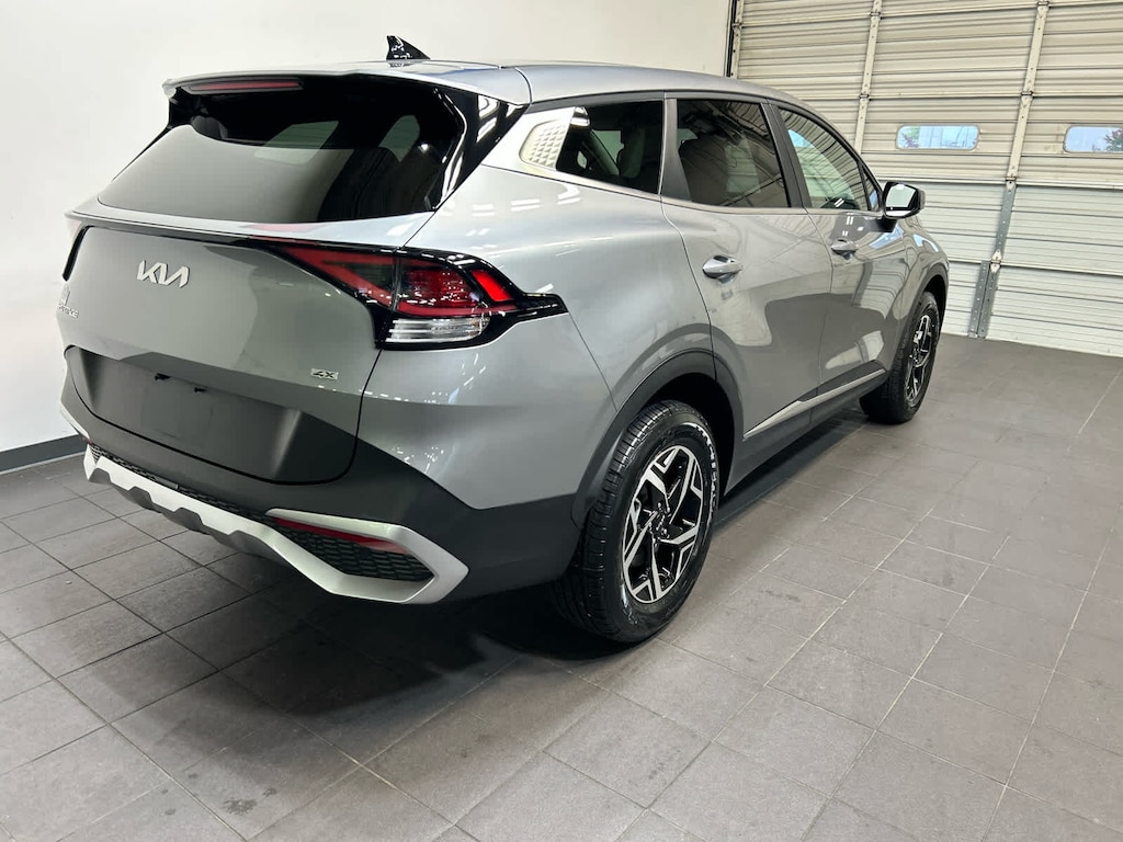 Used 2024 Kia Sportage LX SUV
