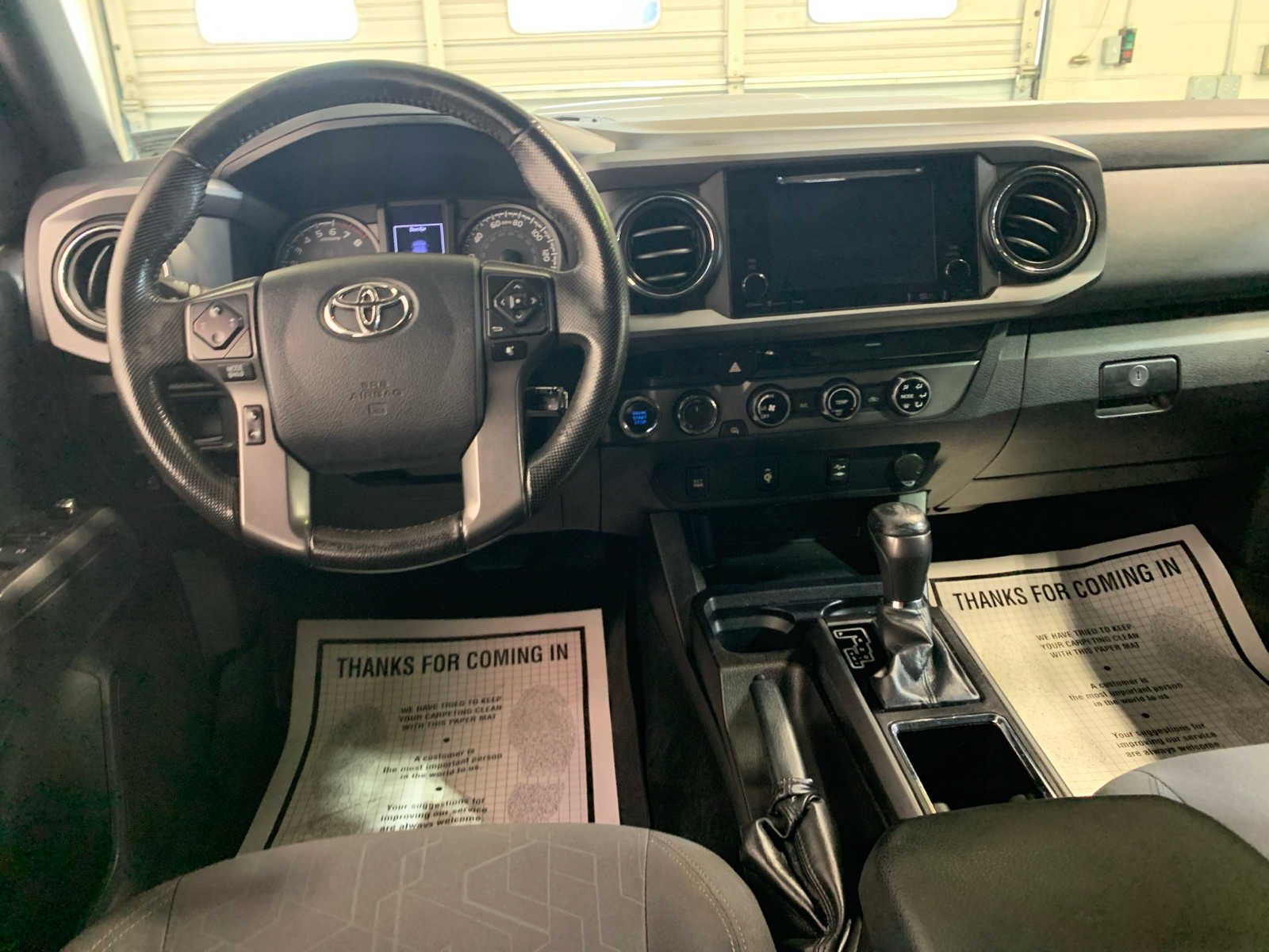 2016 Toyota Tacoma TRD Sport V6 photo 4