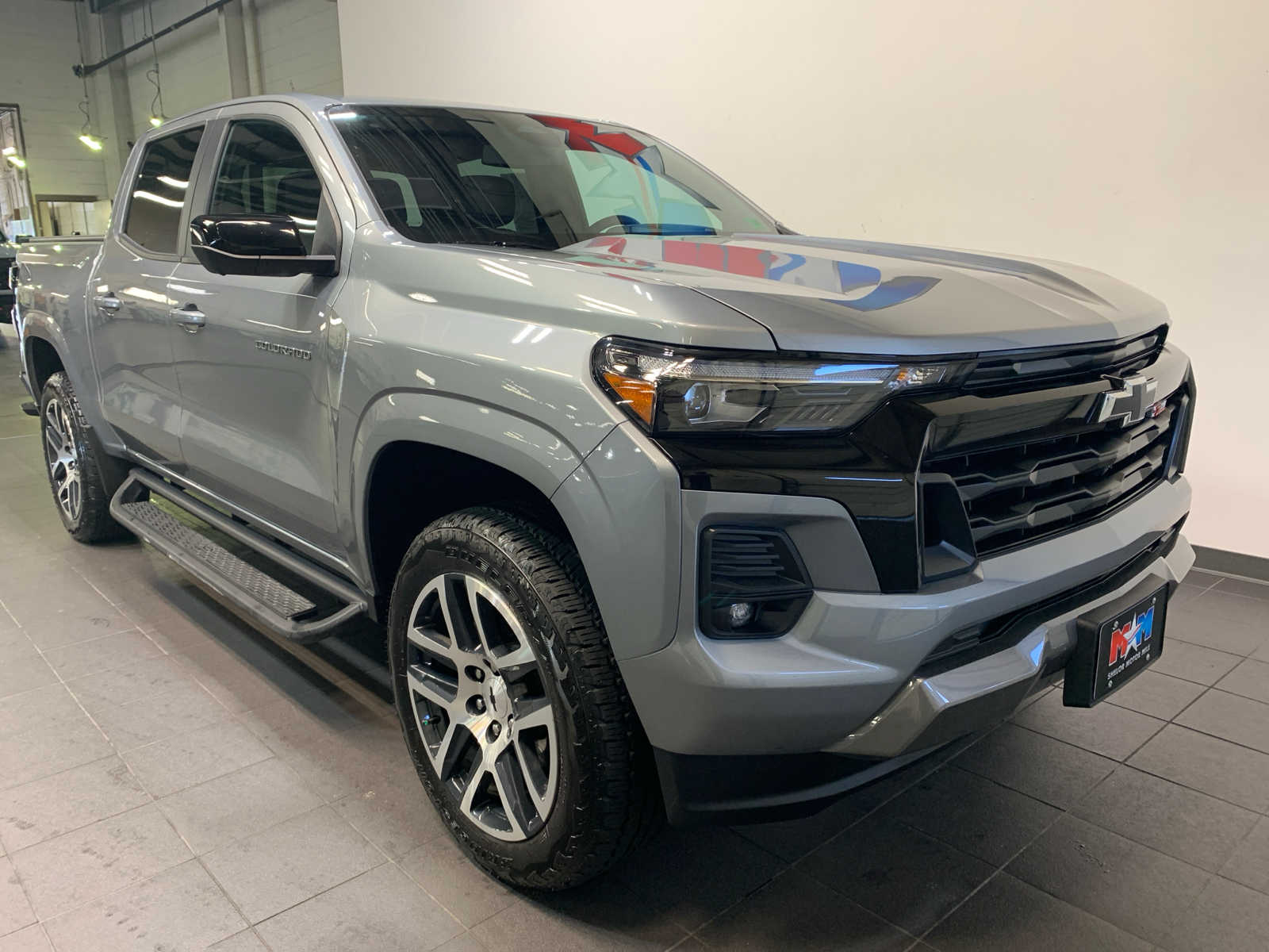 2024 Chevrolet Colorado Z71 photo 2